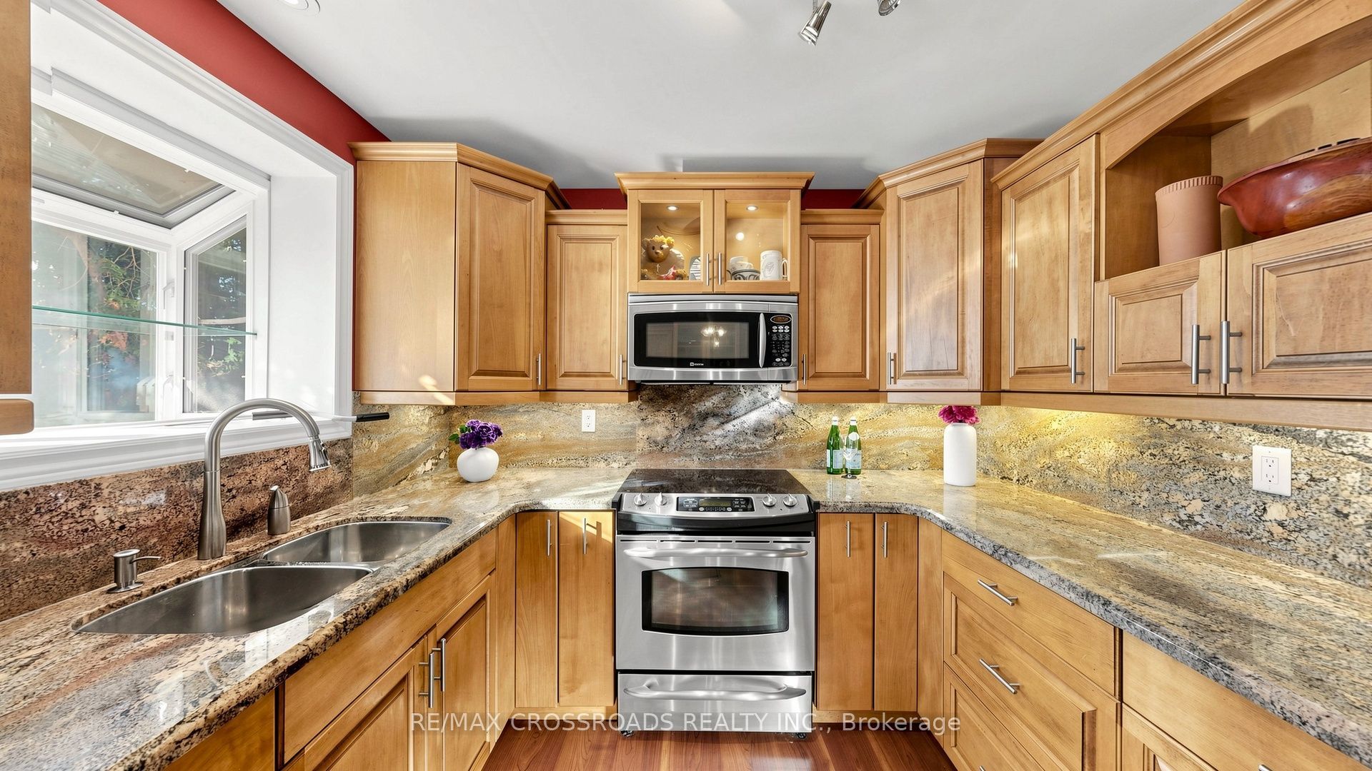 27 Hagerman Boulevard Property Photo 8
