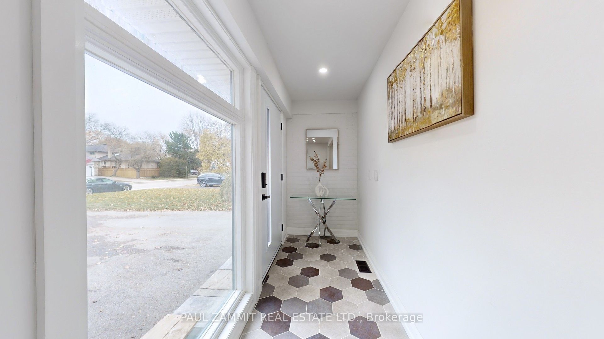 31 Henderson Avenue Property Photo 3