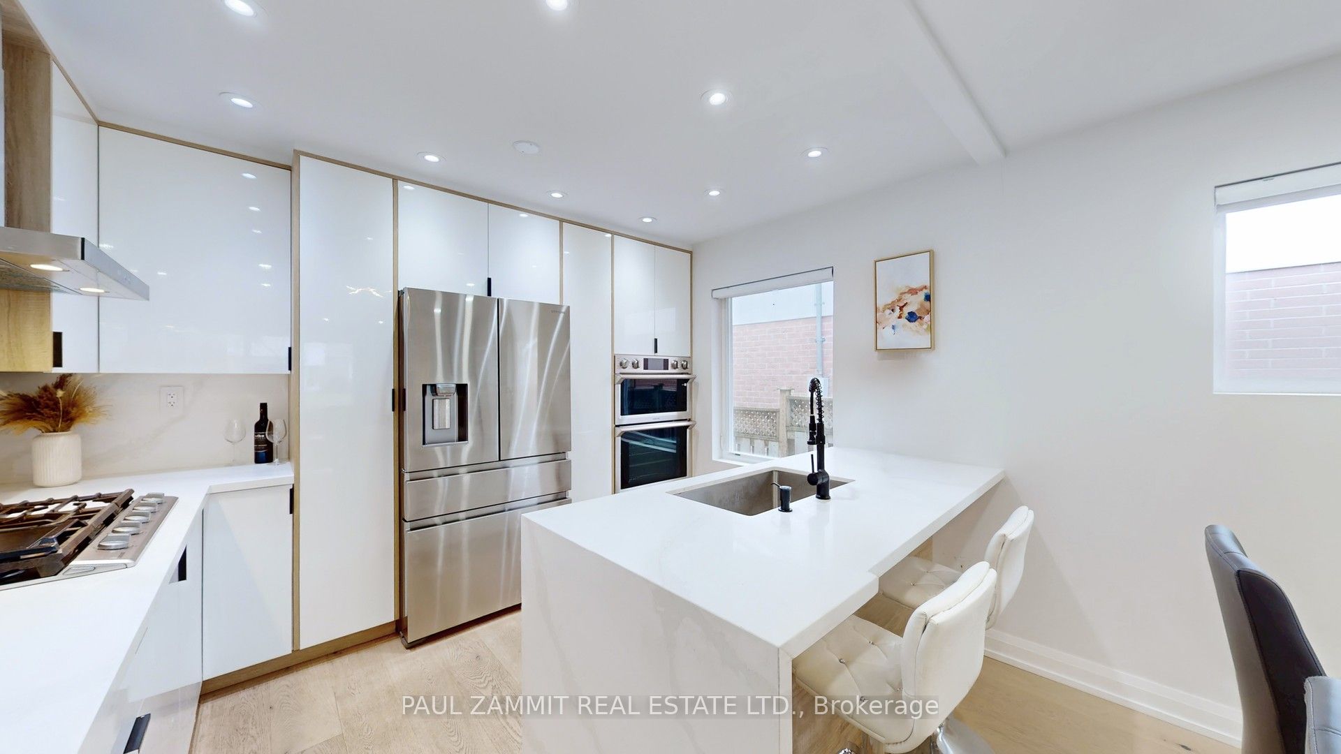 31 Henderson Avenue Property Photo 10