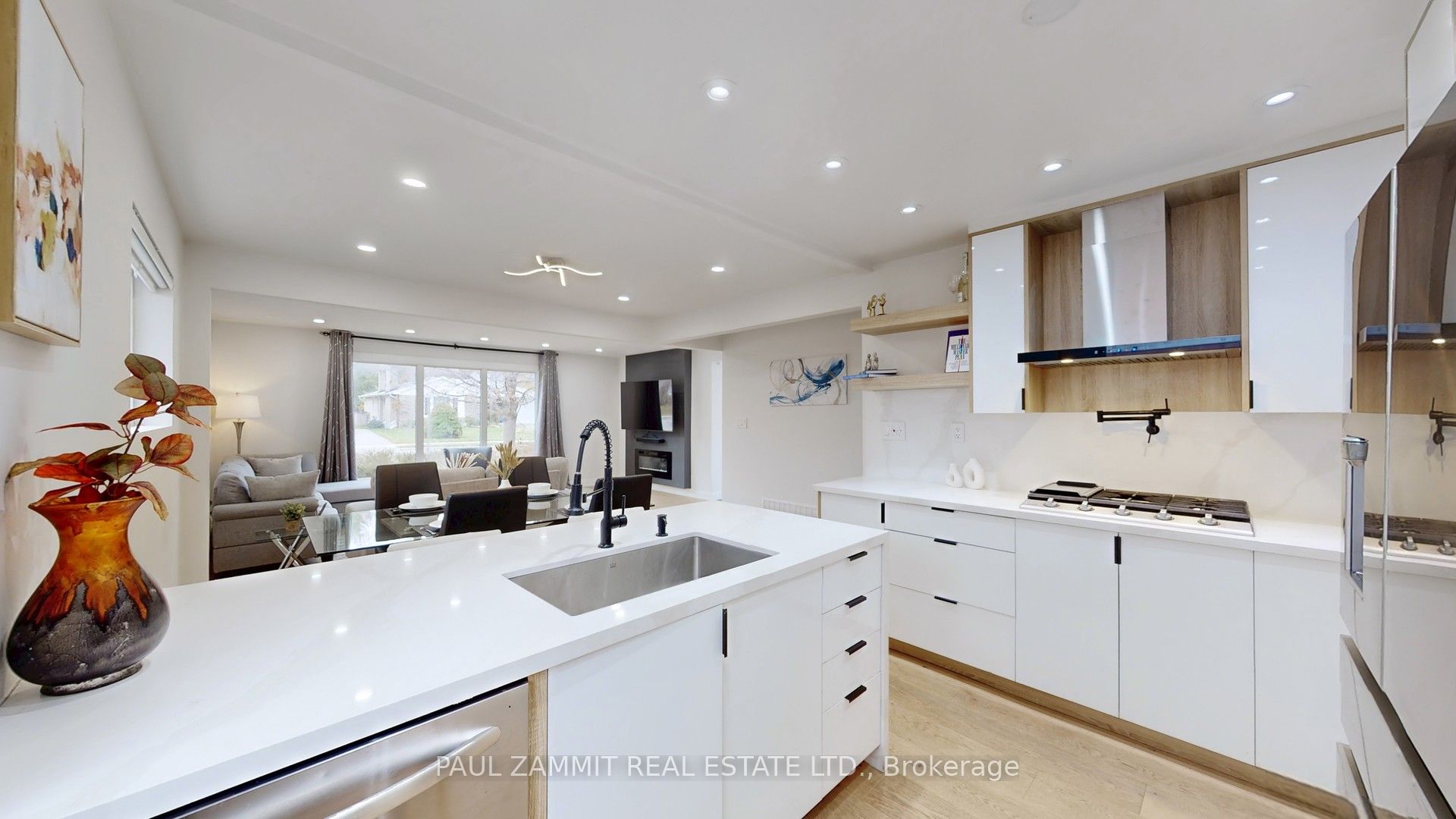31 Henderson Avenue Property Photo 13