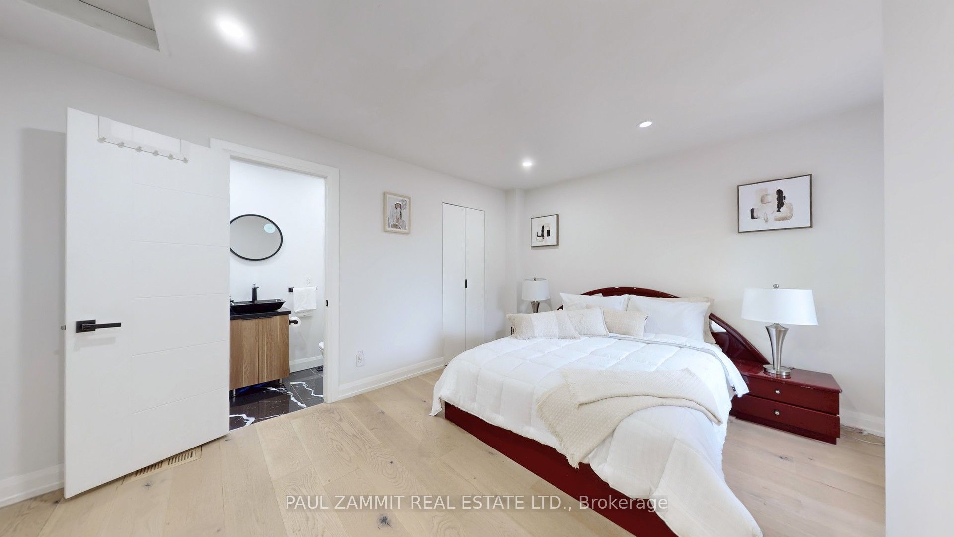 31 Henderson Avenue Property Photo 16