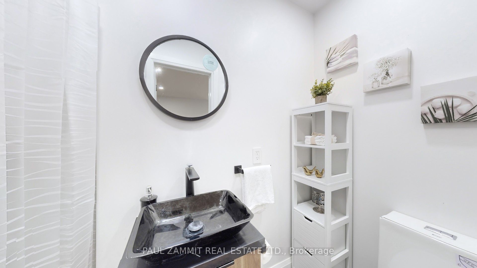 31 Henderson Avenue Property Photo 18