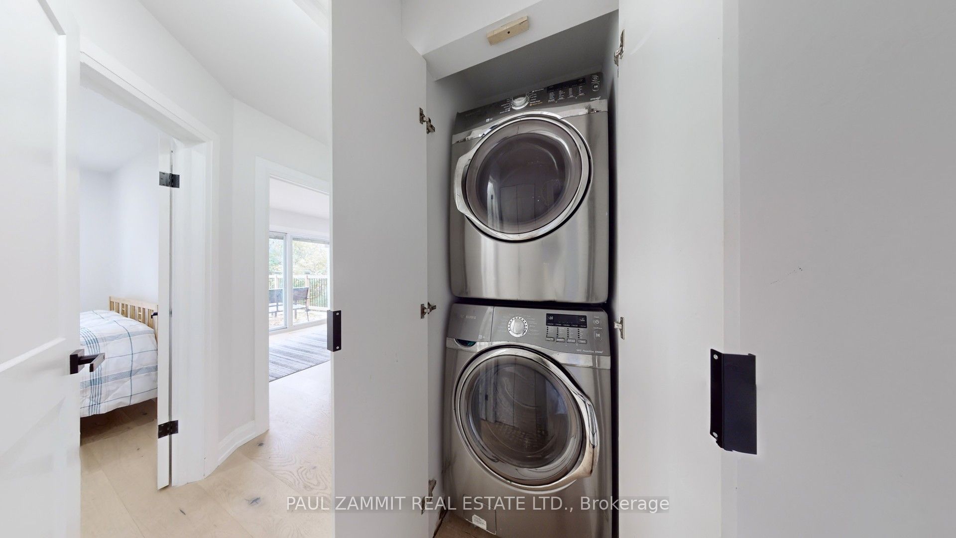 31 Henderson Avenue Property Photo 25