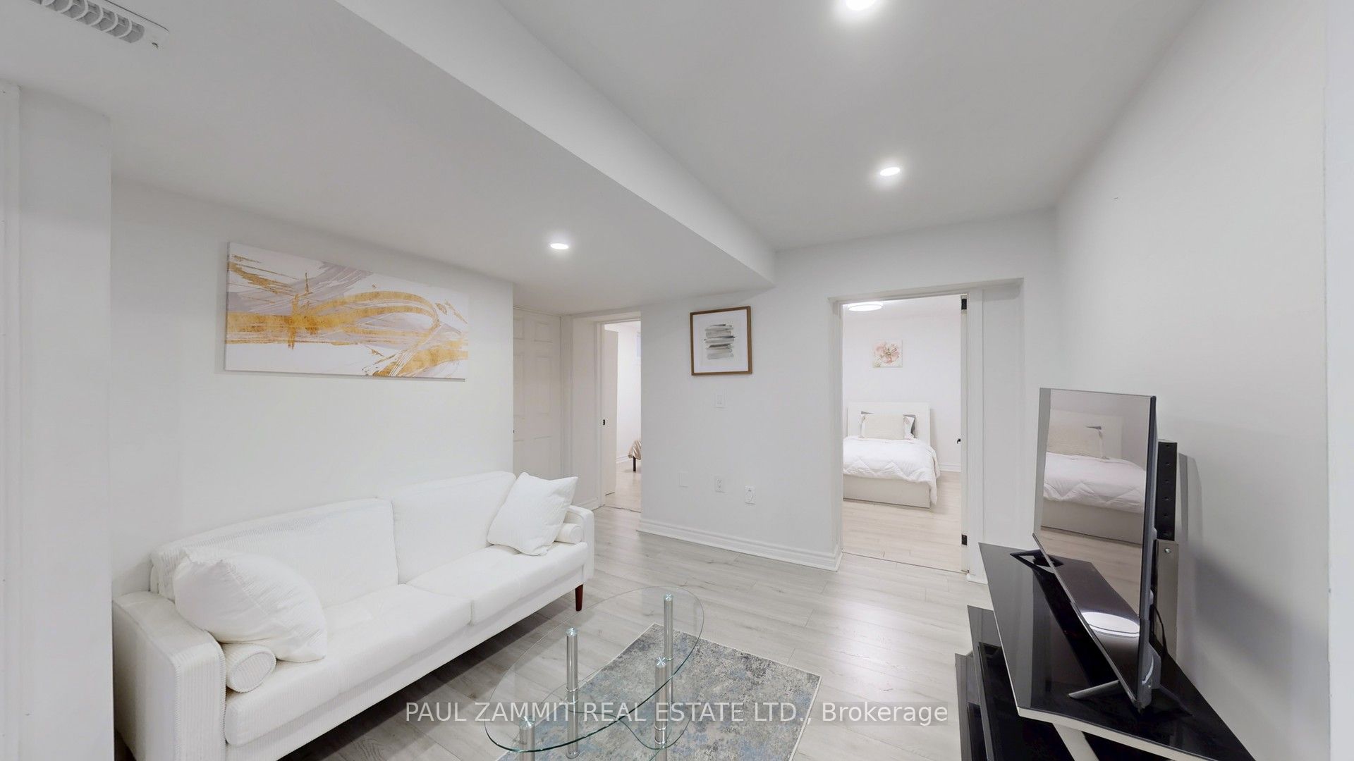 31 Henderson Avenue Property Photo 26