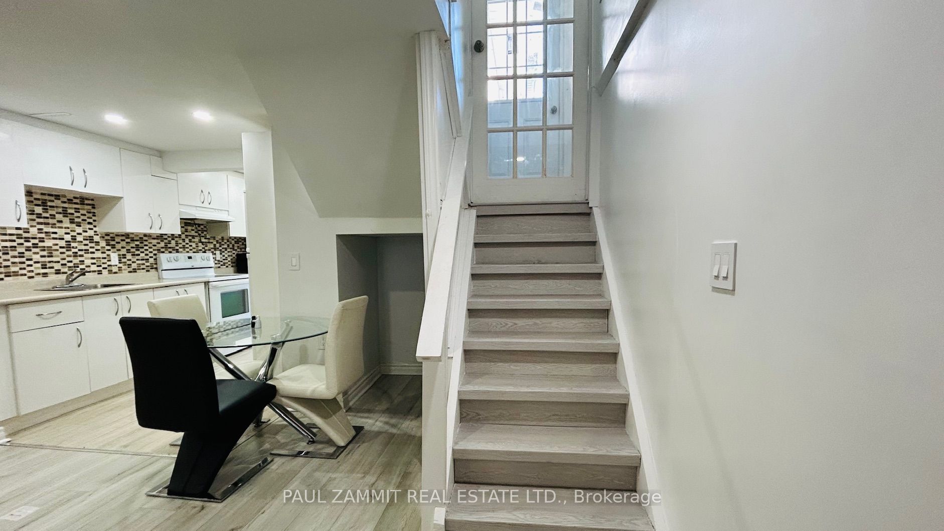 31 Henderson Avenue Property Photo 27