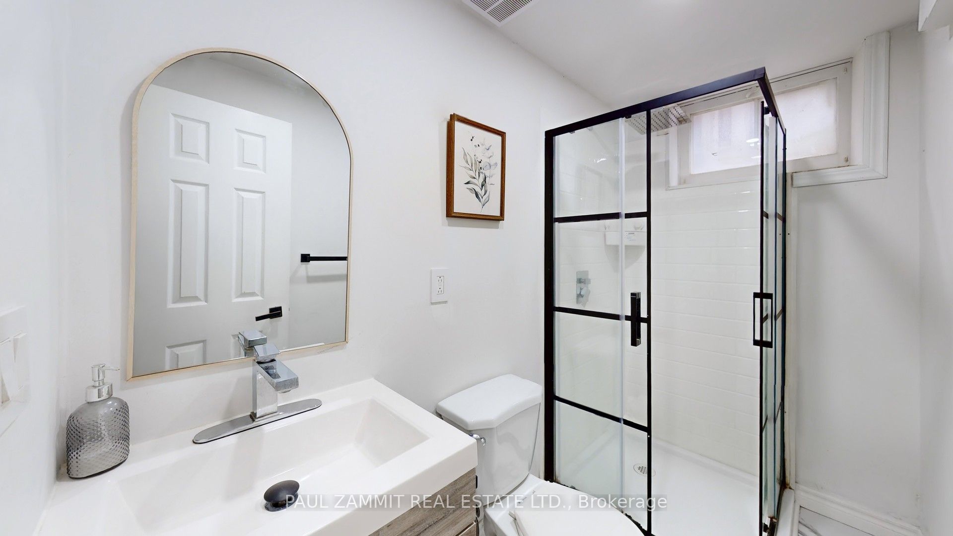31 Henderson Avenue Property Photo 32