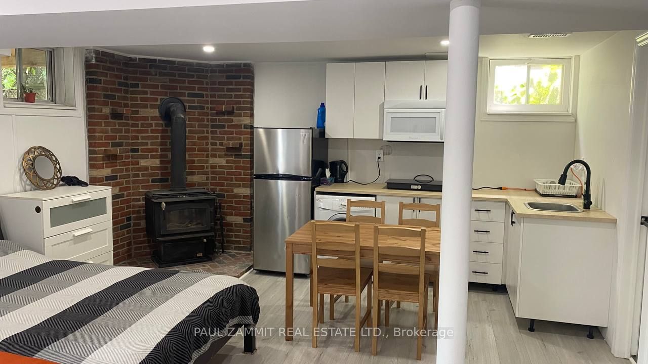 31 Henderson Avenue Property Photo 37