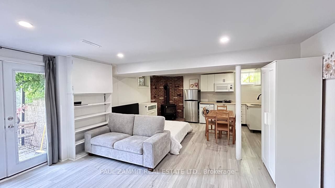 31 Henderson Avenue Property Photo 37