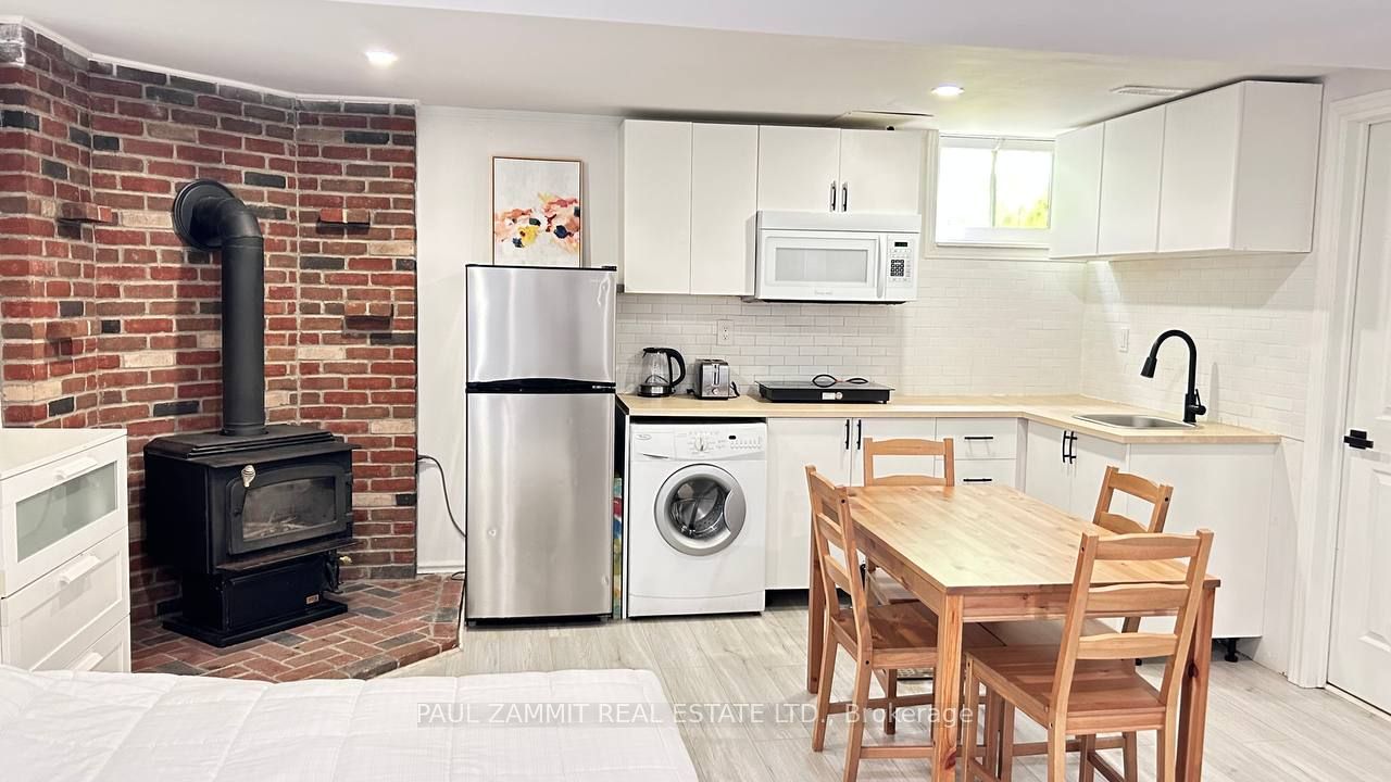 31 Henderson Avenue Property Photo 38
