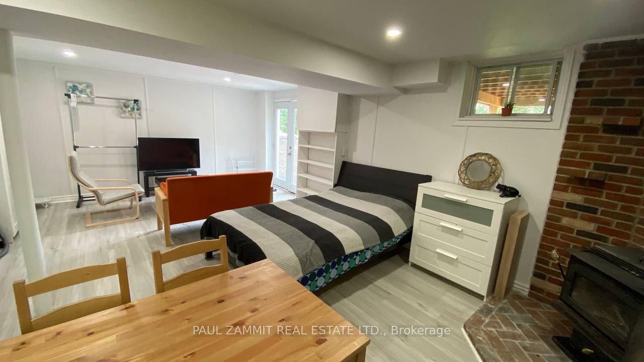 31 Henderson Avenue Property Photo 40