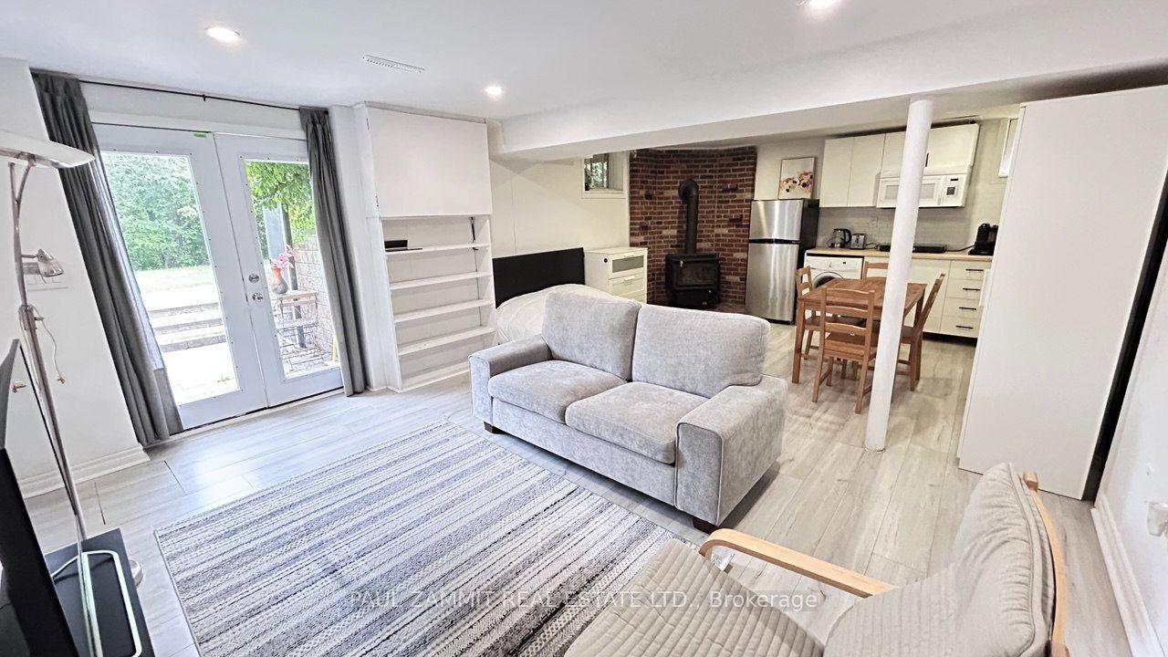 31 Henderson Avenue Property Photo 40