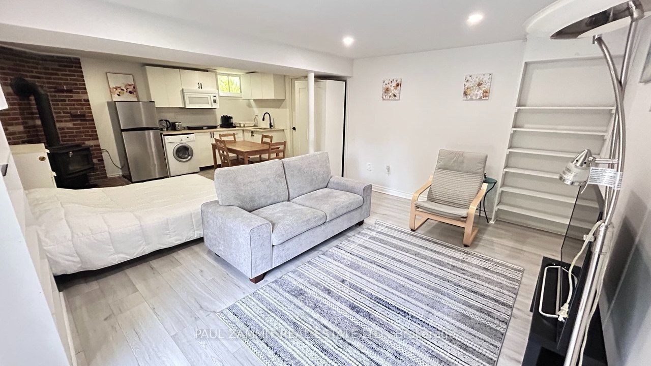 31 Henderson Avenue Property Photo 41
