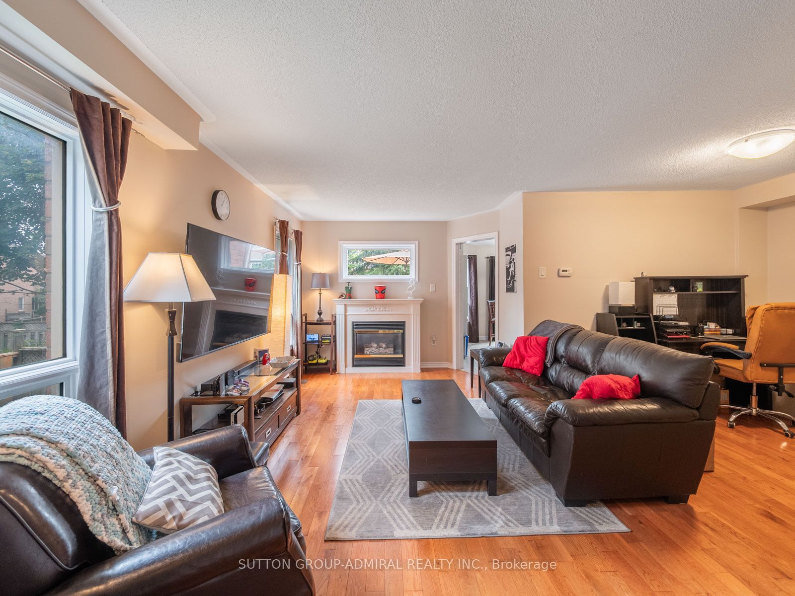 267 Warner Crescent Property Photo 3
