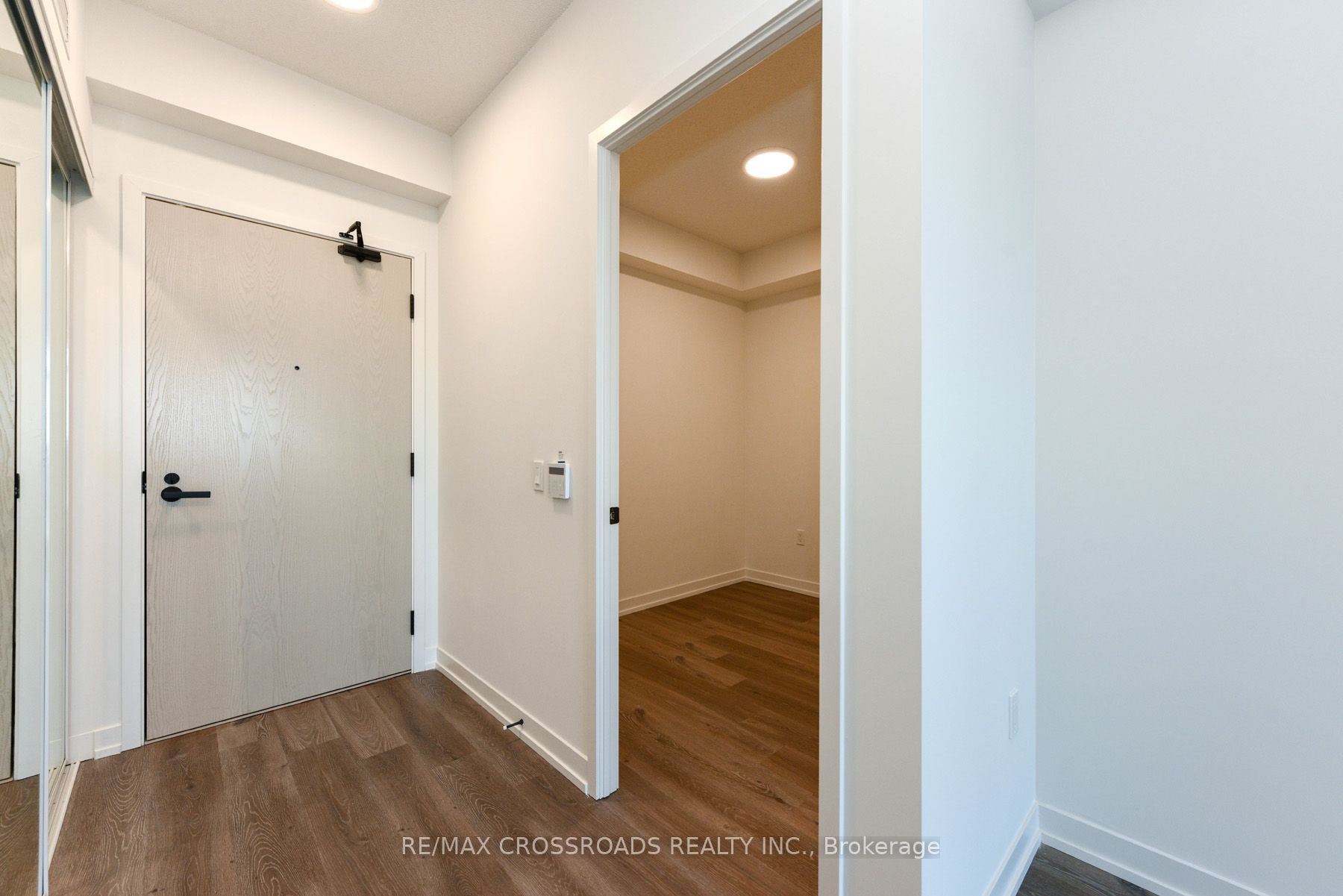 225 Commerce Street 2003 Property Photo 5