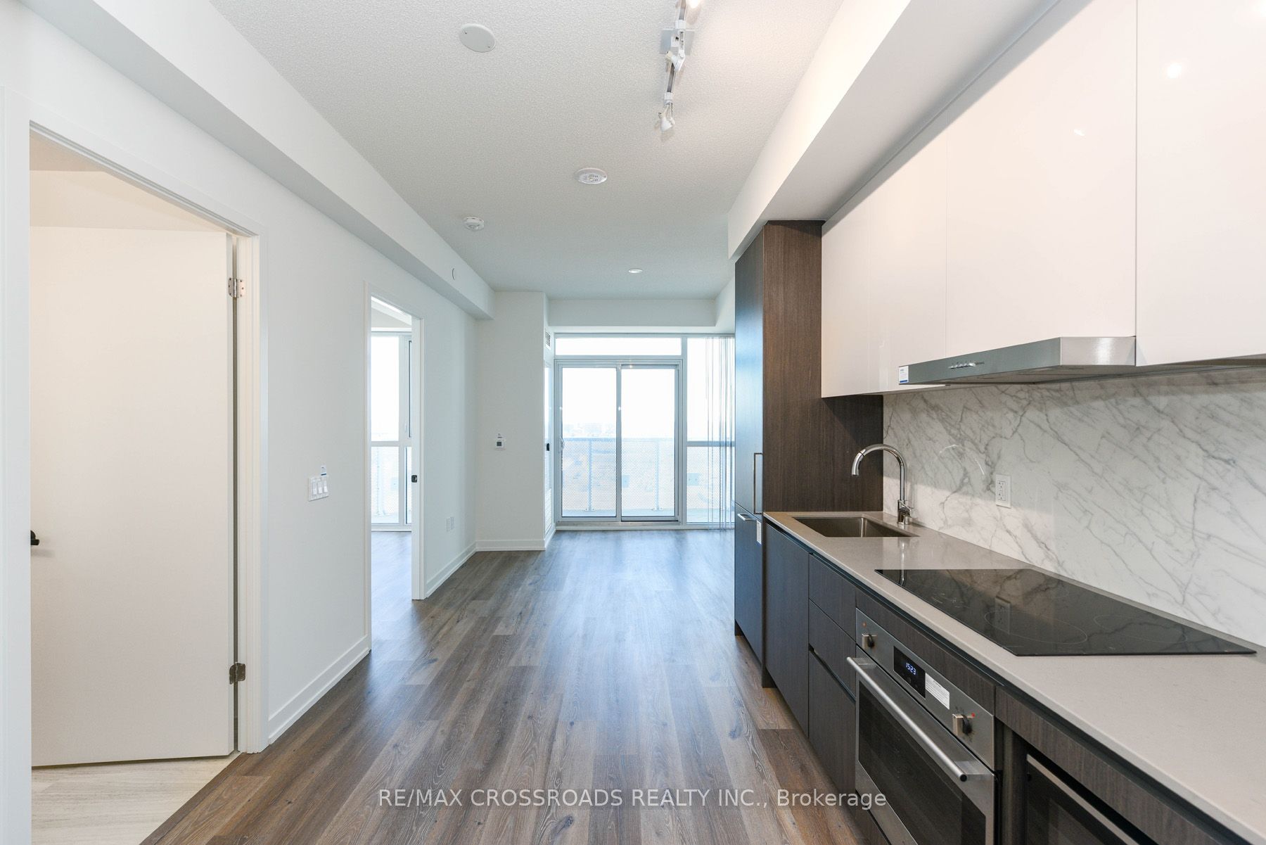 225 Commerce Street 2003 Property Photo 11