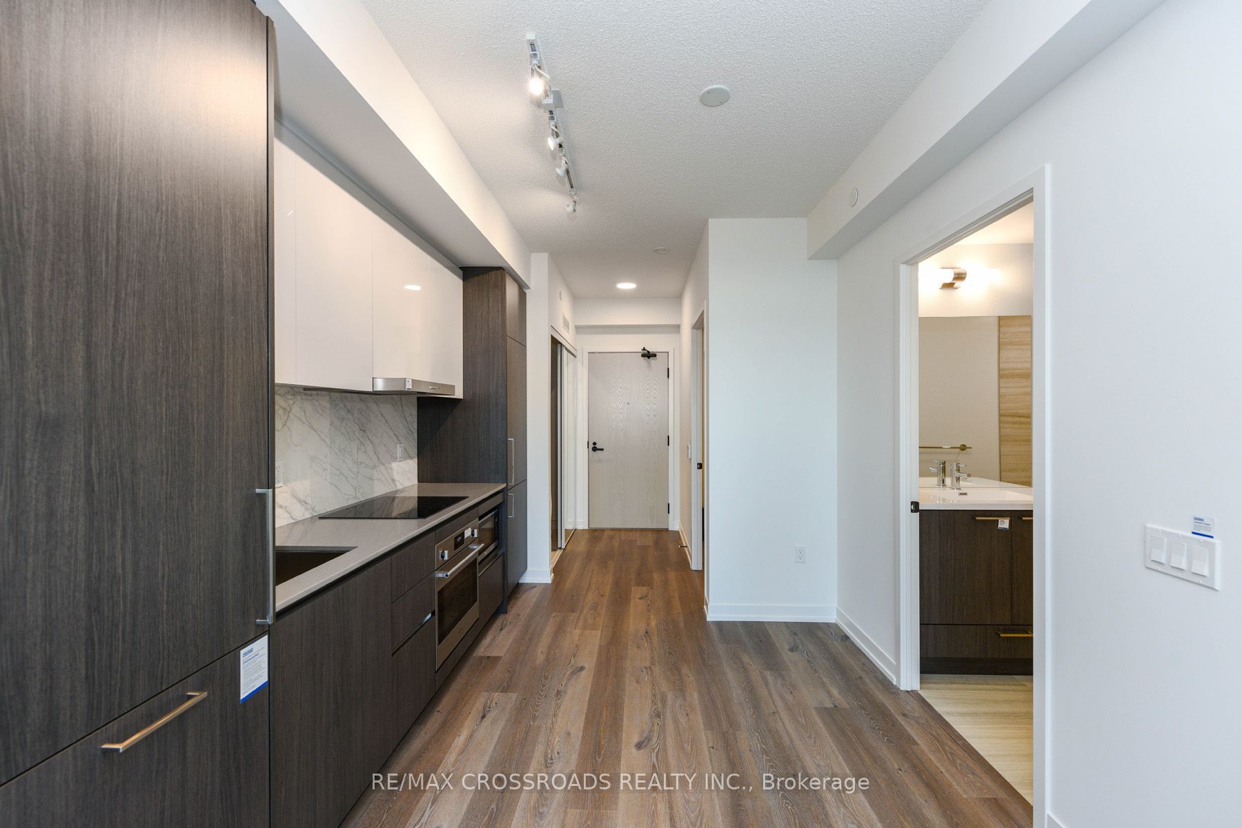 225 Commerce Street 2003 Property Photo 12