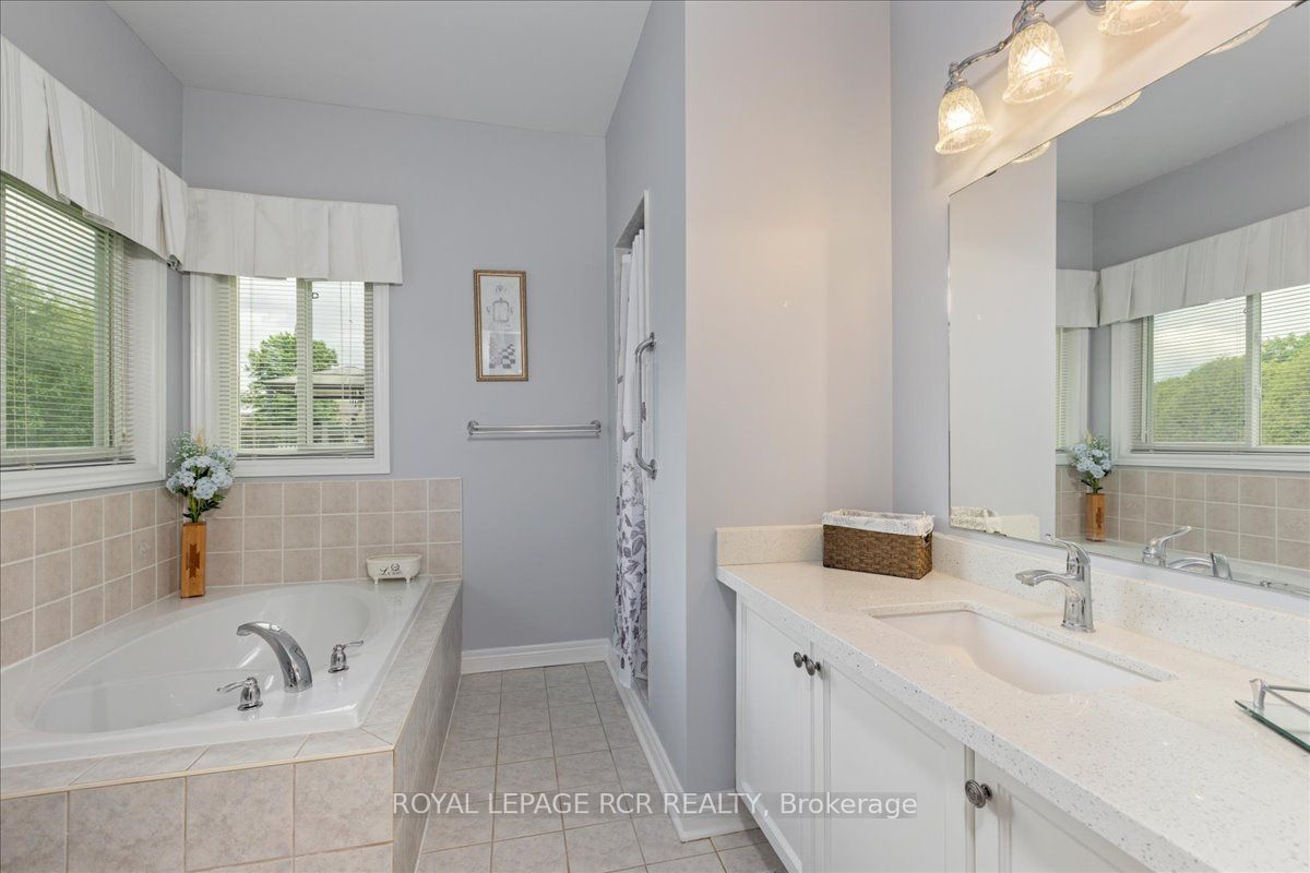 332 King Street Property Photo 11