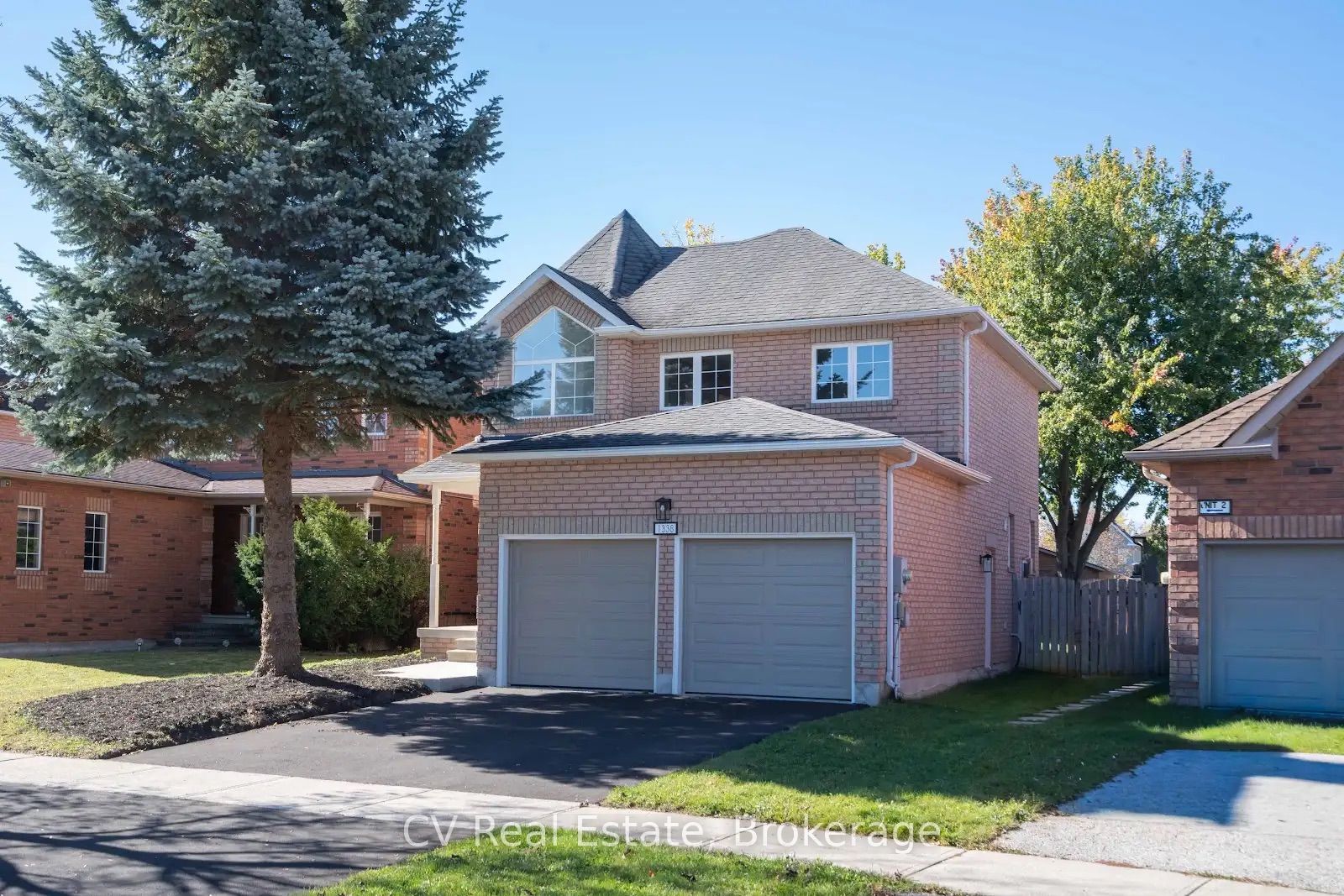 1338 Vincent Crescent Property Photo 1
