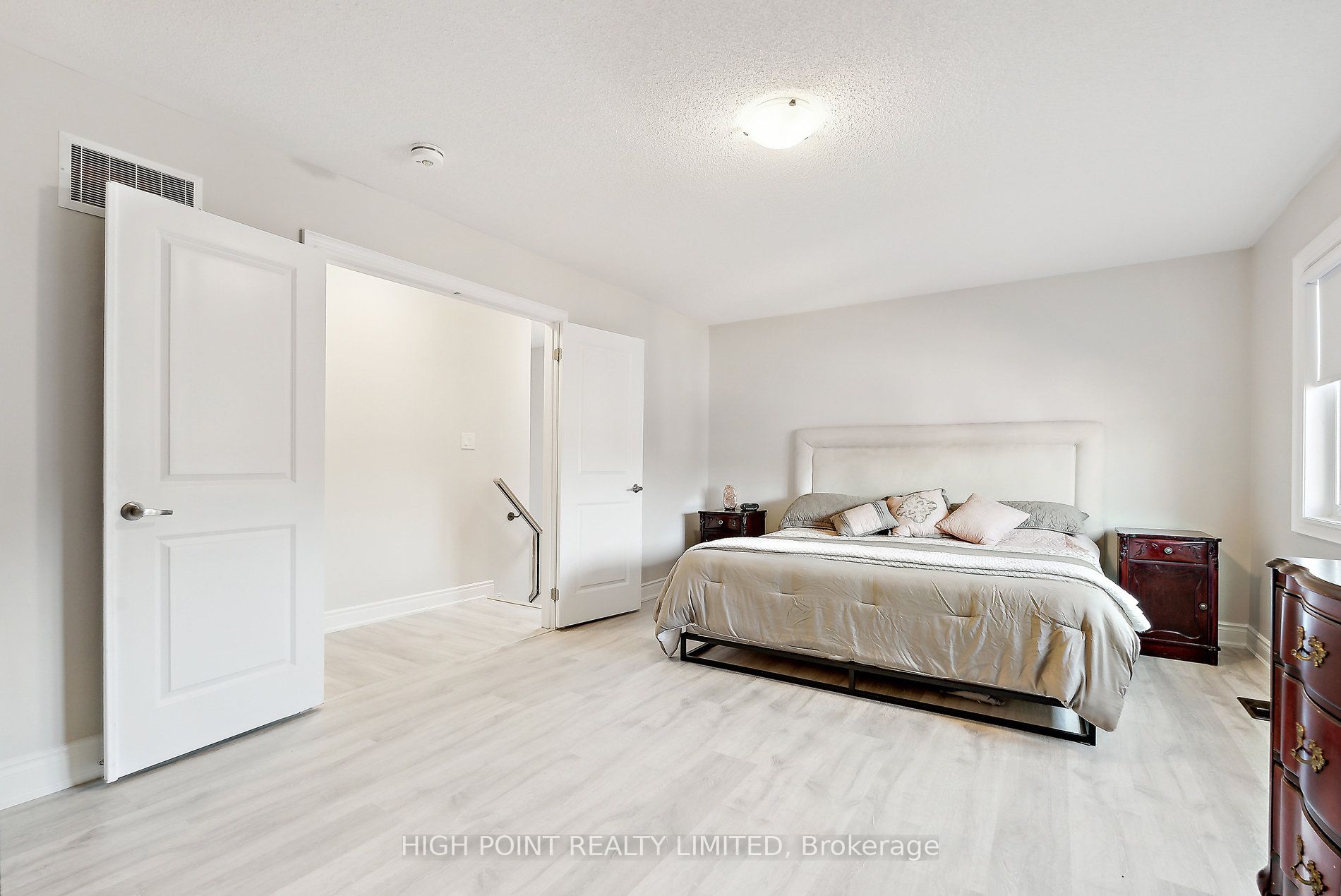 18 Arnold Crescent Property Photo 14