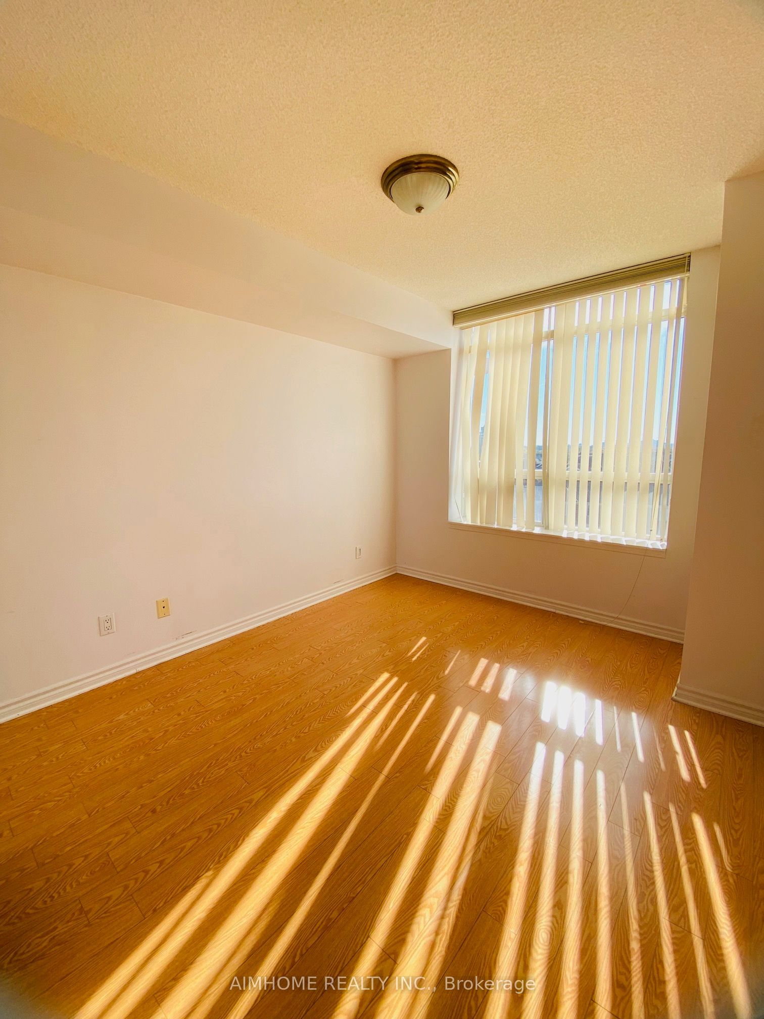 130 Pond Drive 708 Property Photo 7