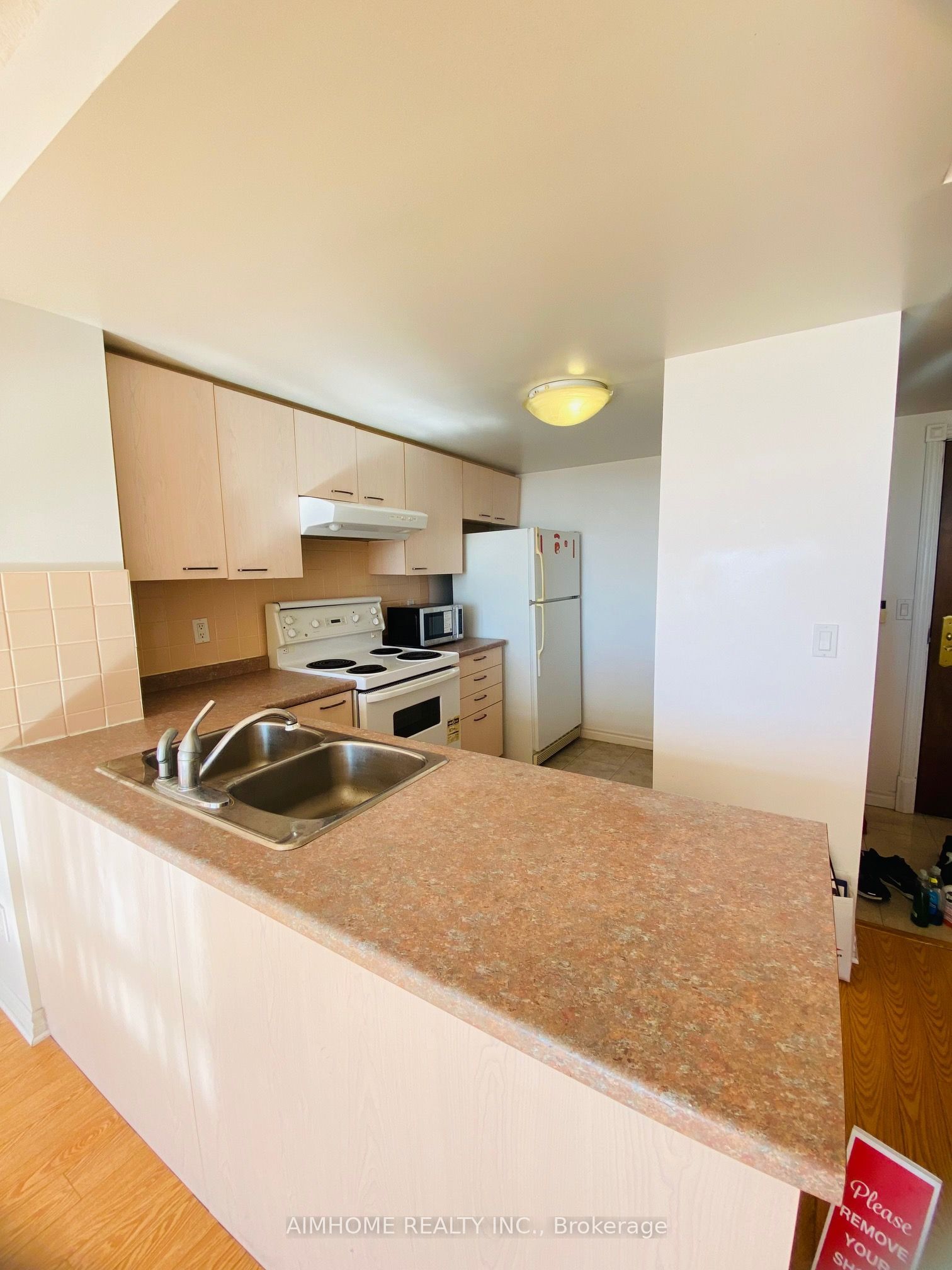 130 Pond Drive 708 Property Photo 9