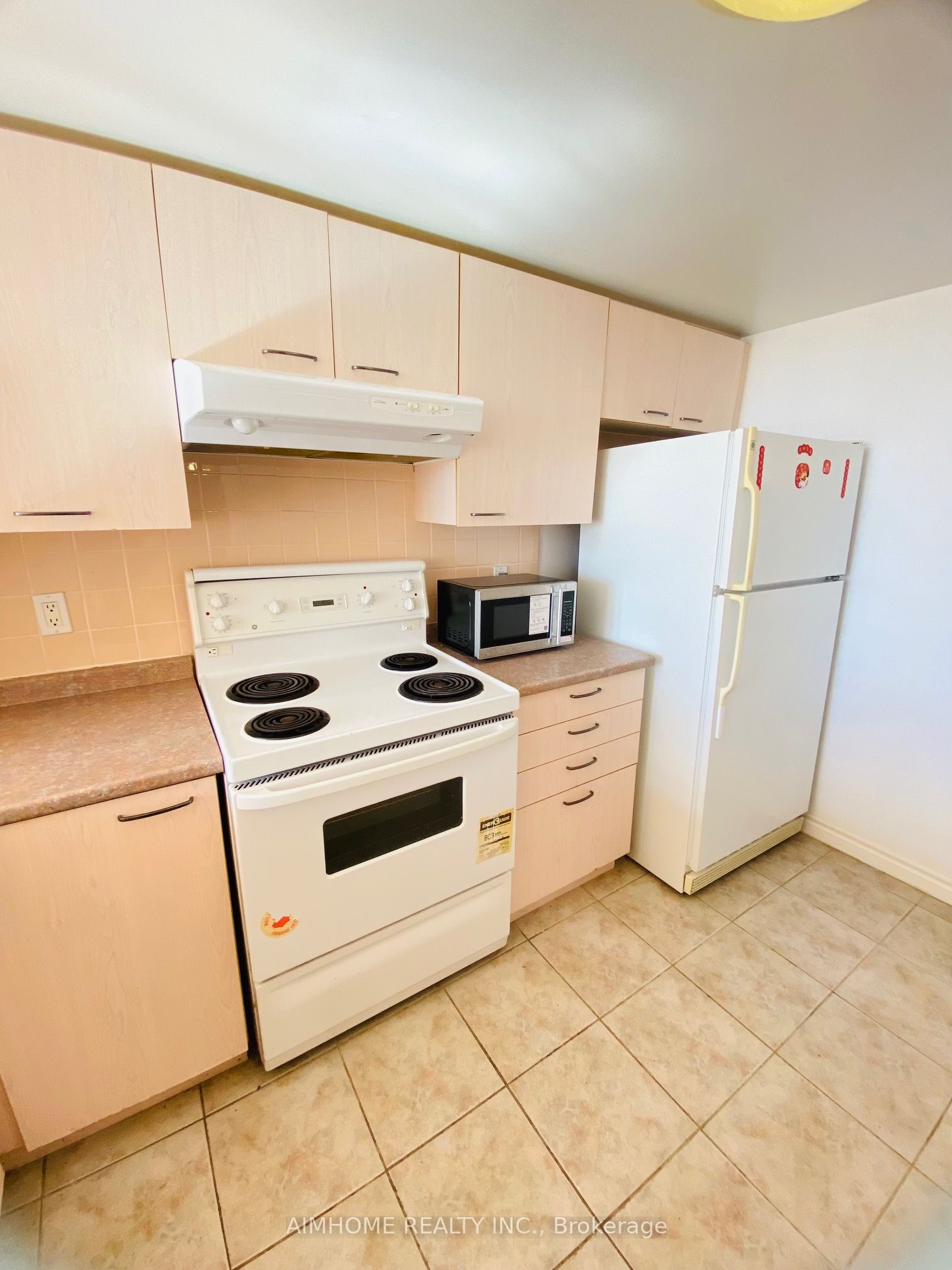 130 Pond Drive 708 Property Photo 10