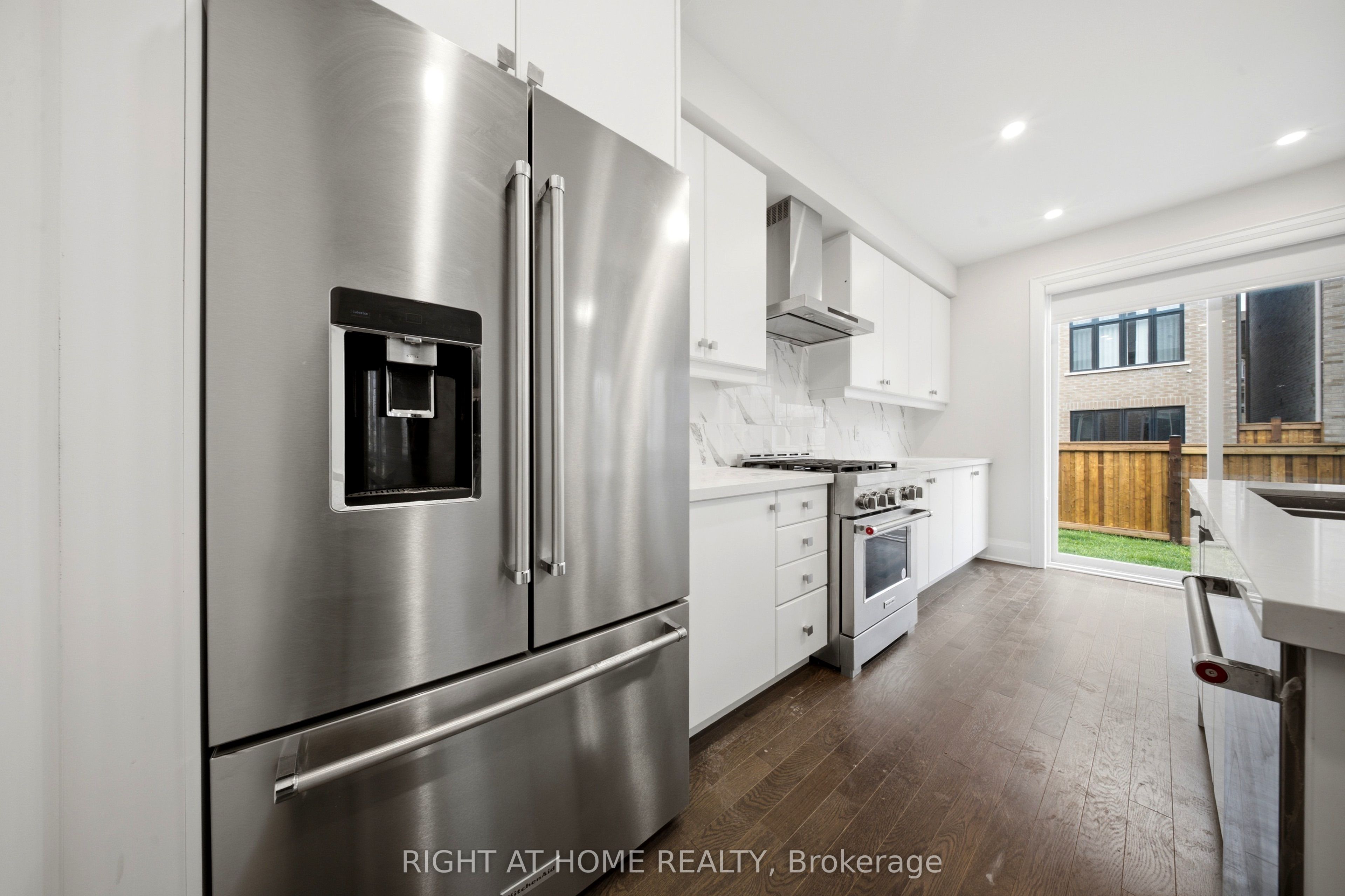 80 Tempel Street Property Photo 12