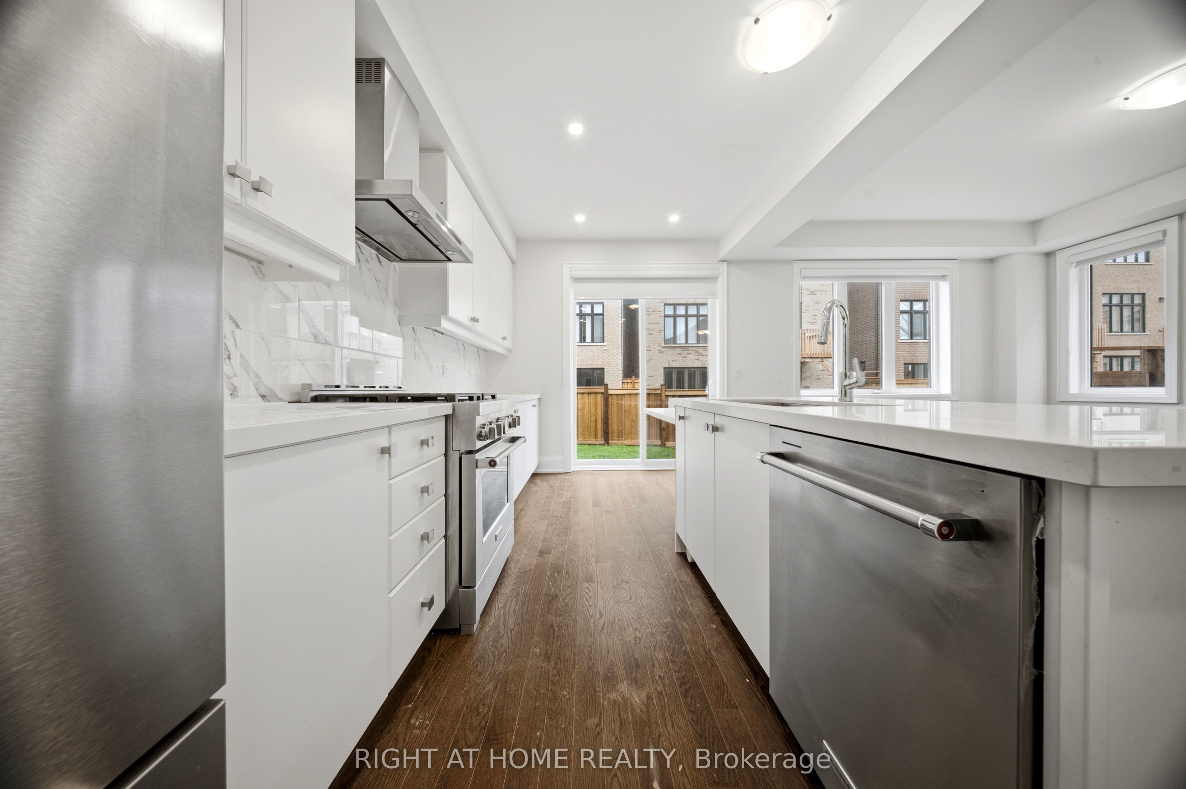 80 Tempel Street Property Photo 14