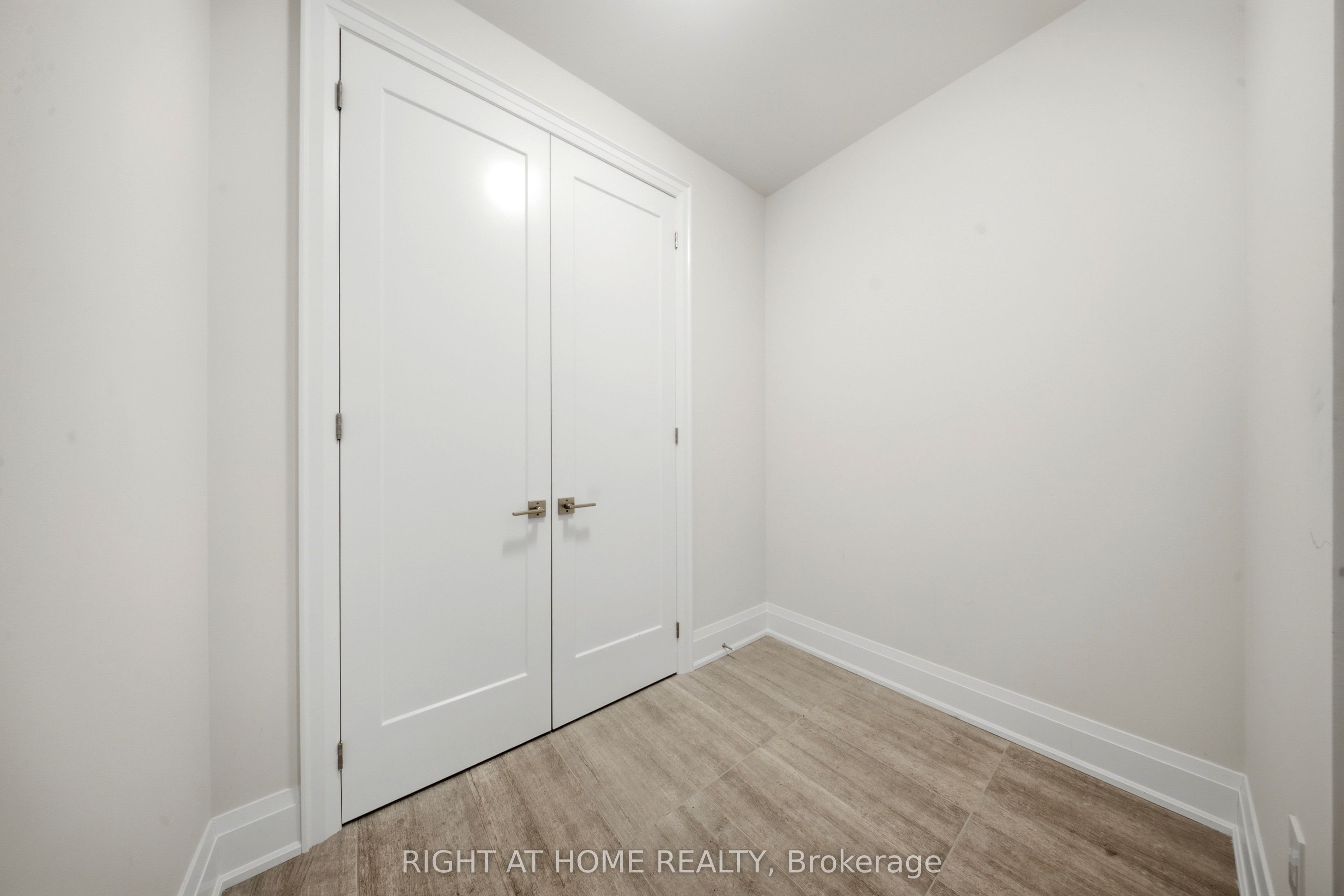 80 Tempel Street Property Photo 16