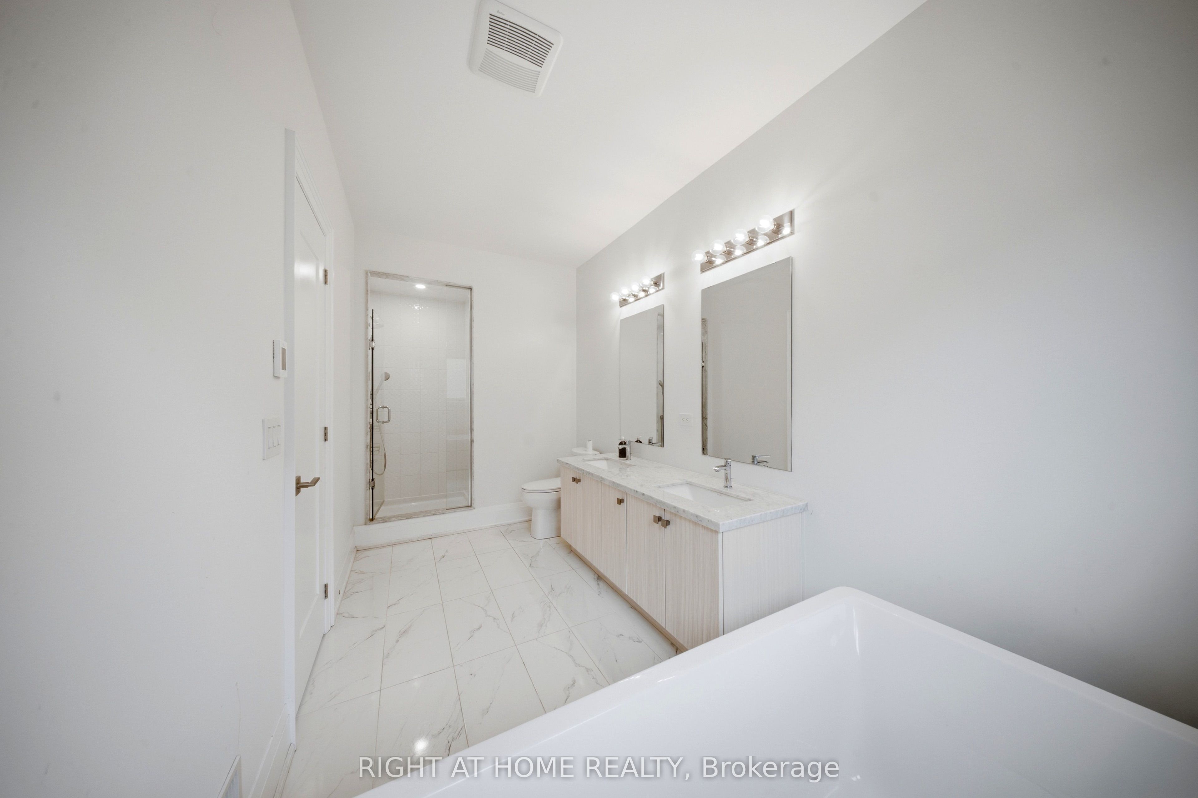 80 Tempel Street Property Photo 20