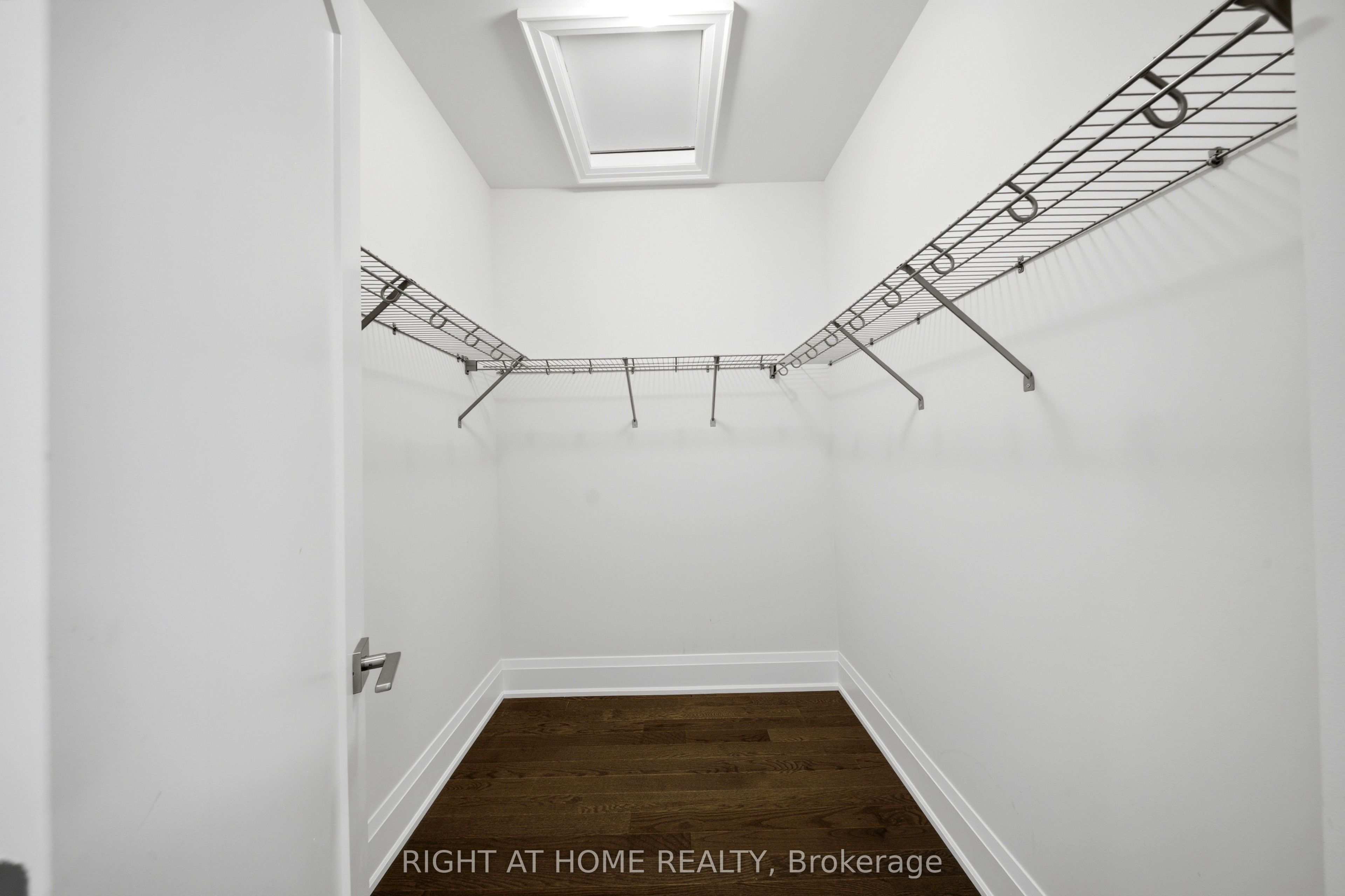 80 Tempel Street Property Photo 21