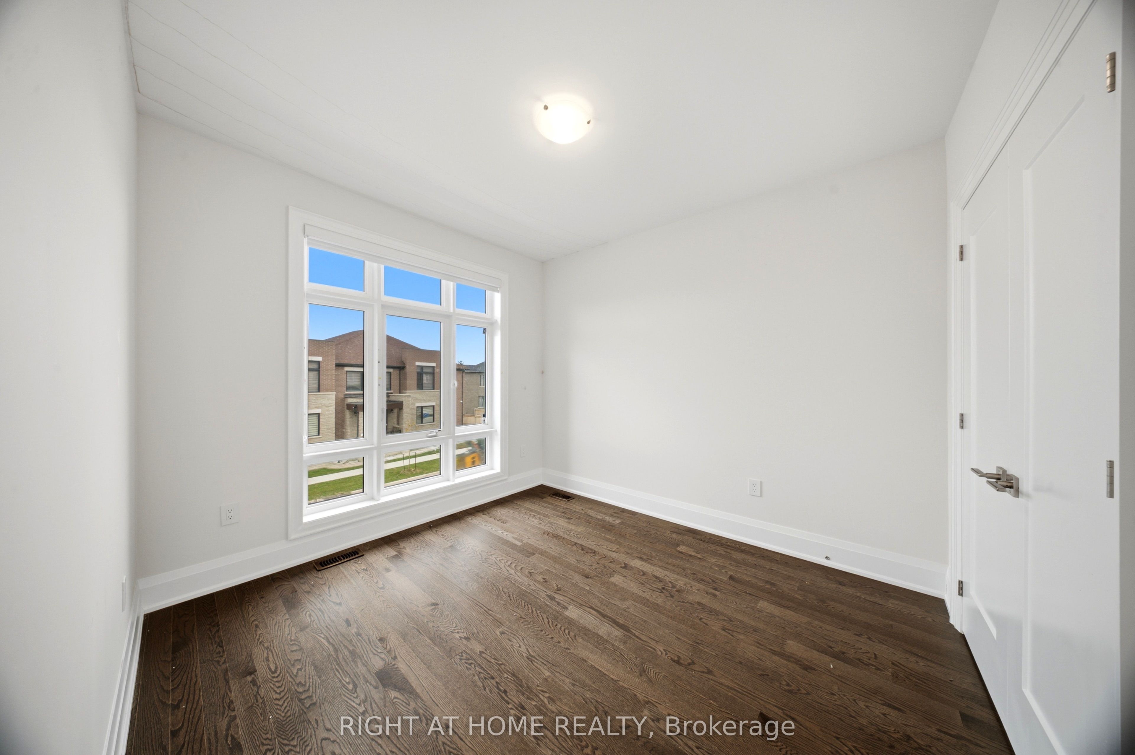80 Tempel Street Property Photo 24