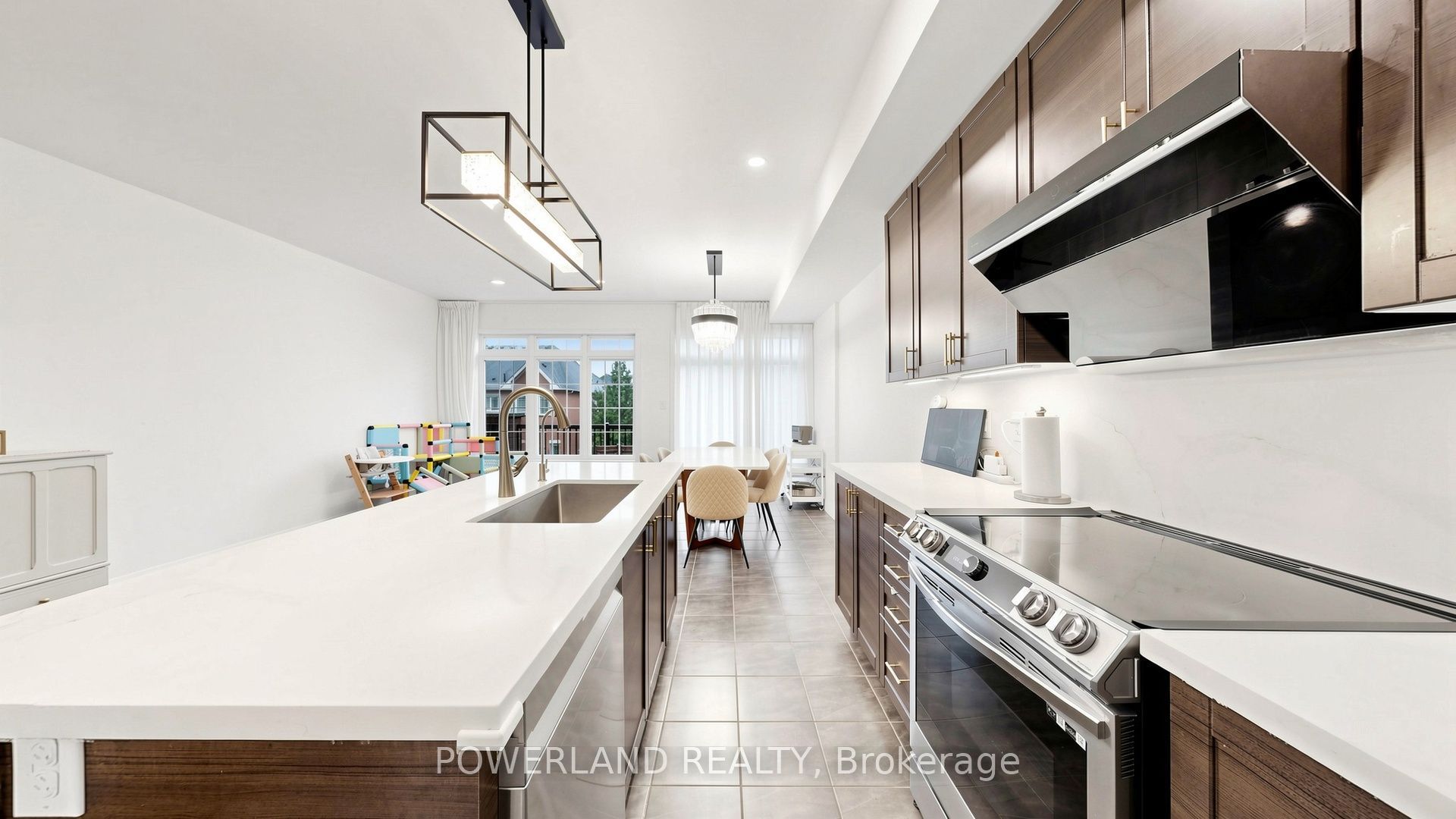 259 Dundas Way Property Photo 5