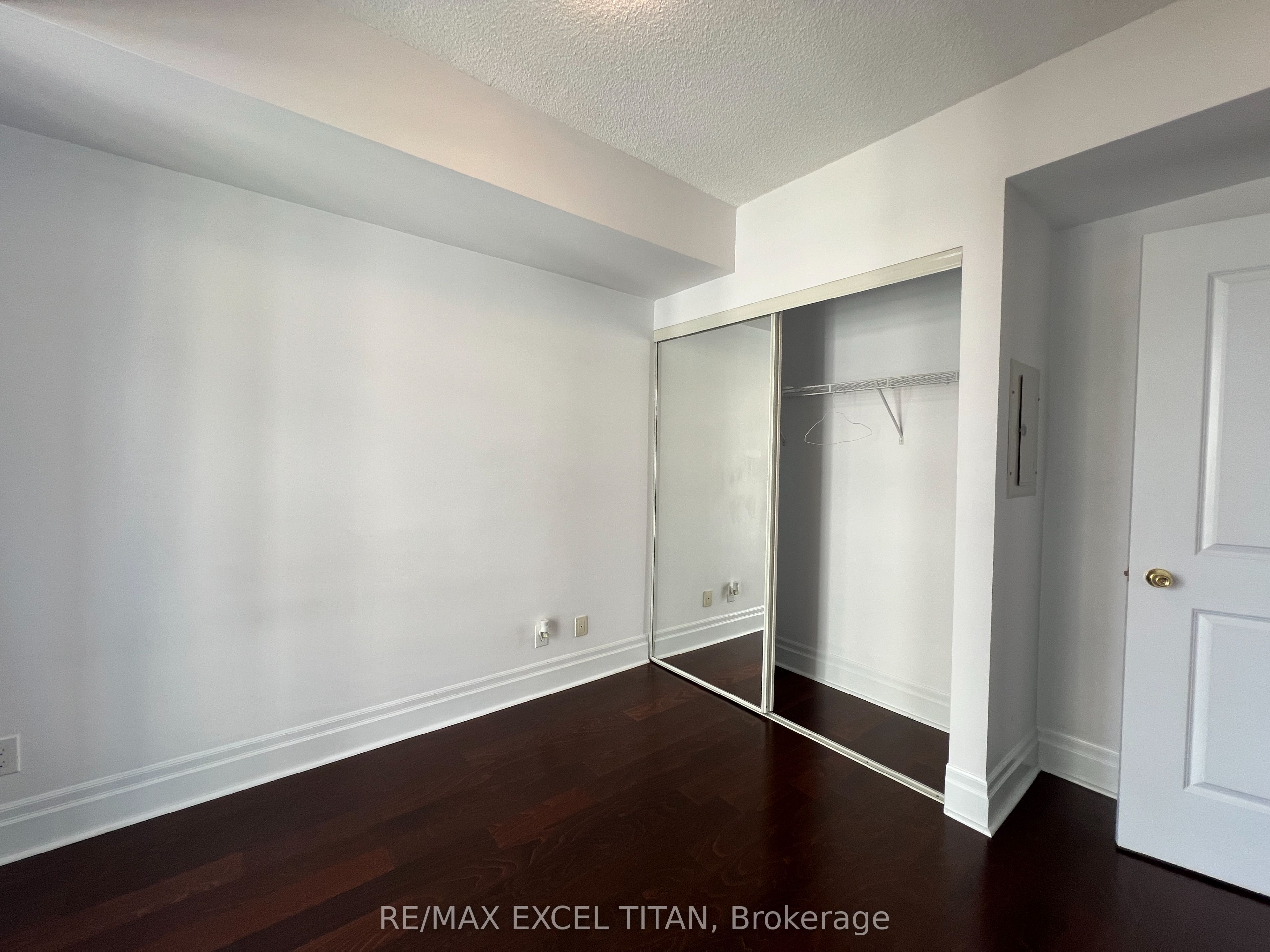 111 Upper Duke Crescent 607 Property Photo 10