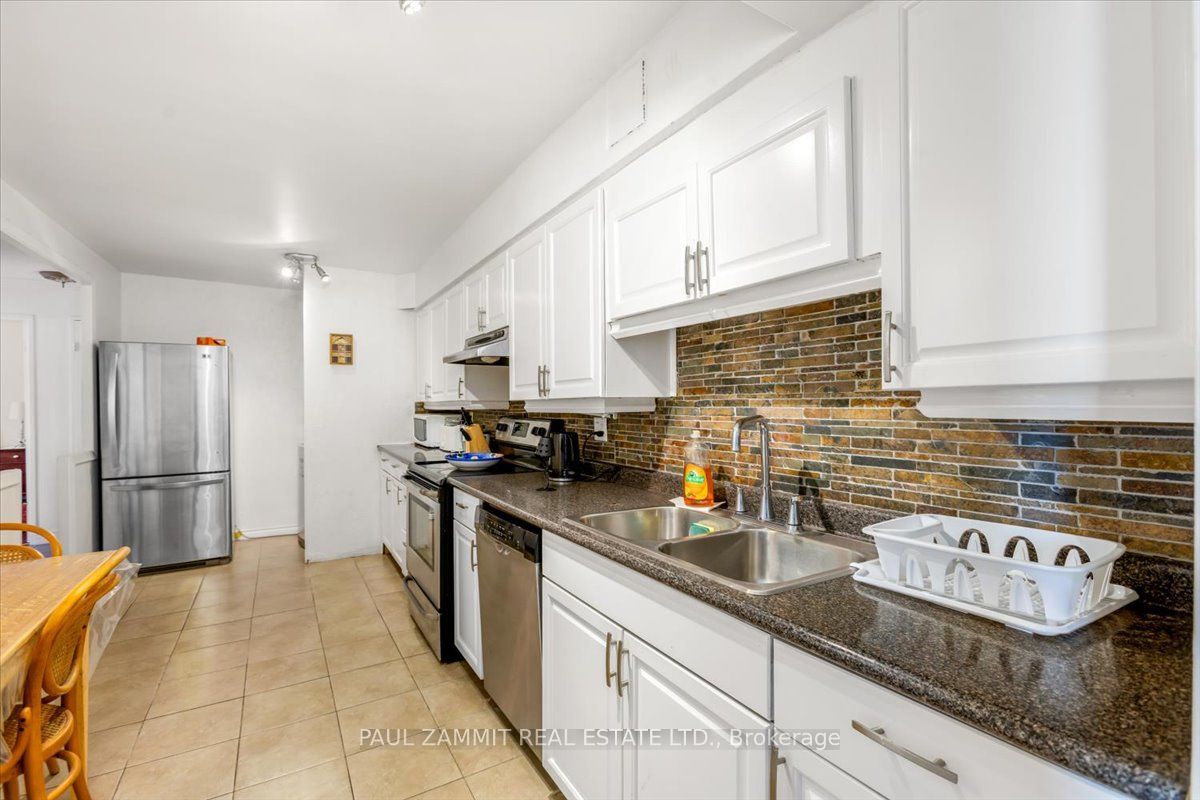 80 Inverlochy Boulevard 1008 Property Photo 5