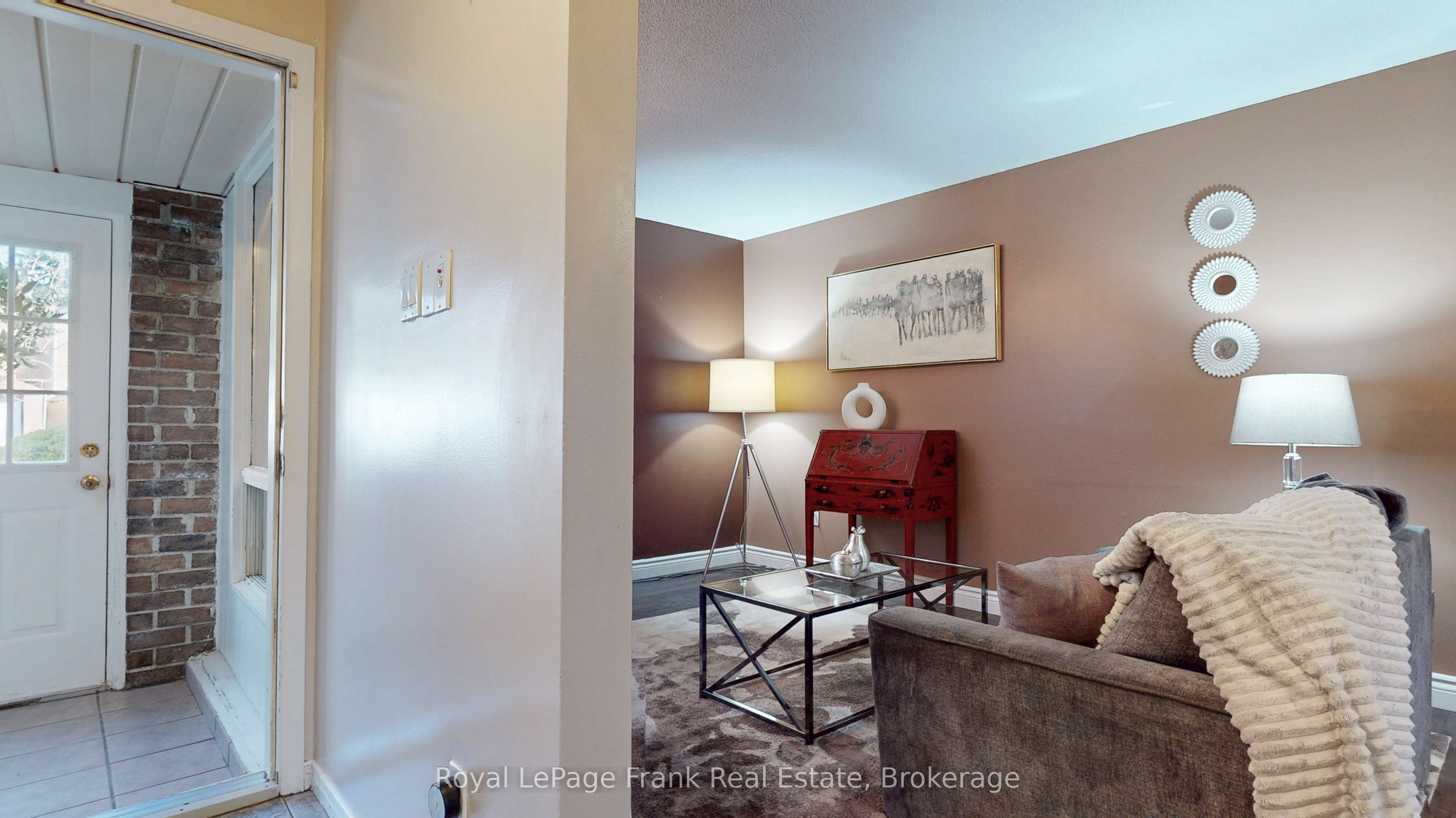 22 Peachtree Place Property Photo 3