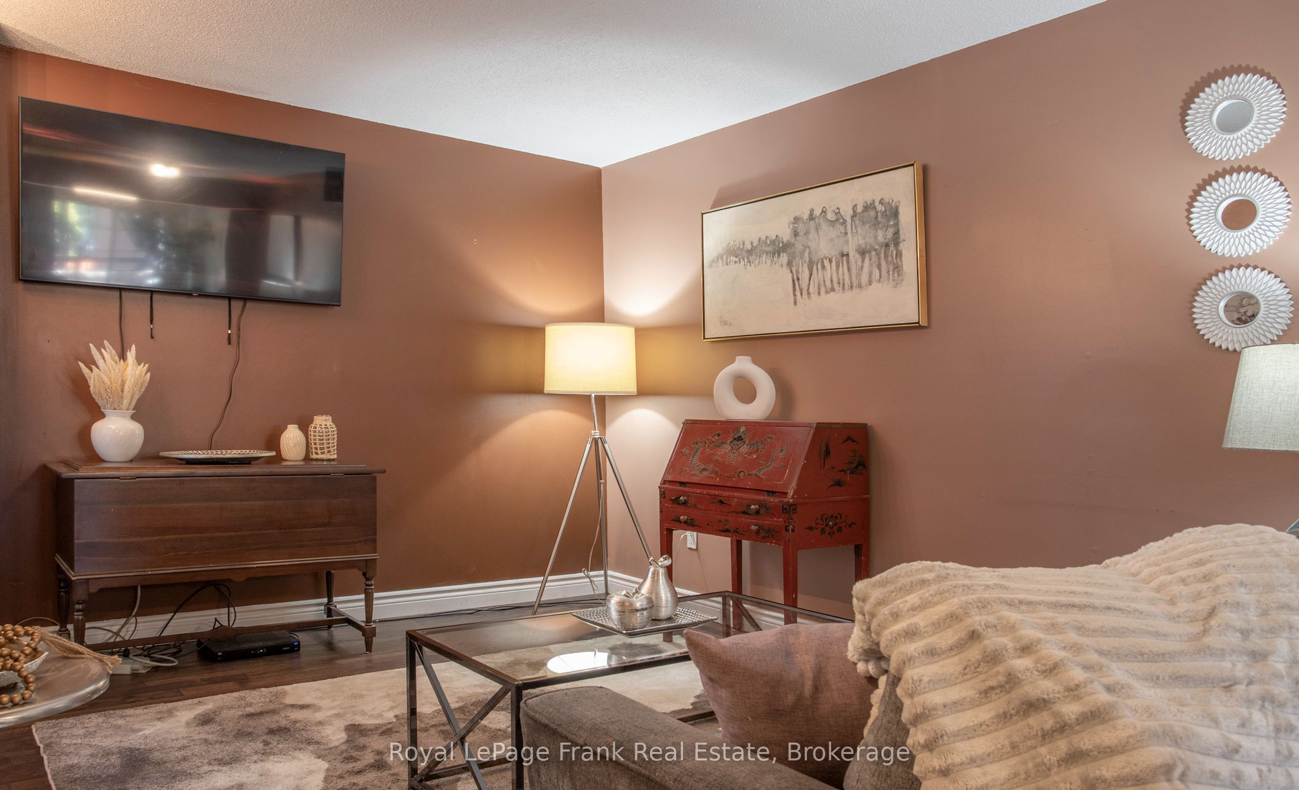 22 Peachtree Place Property Photo 6