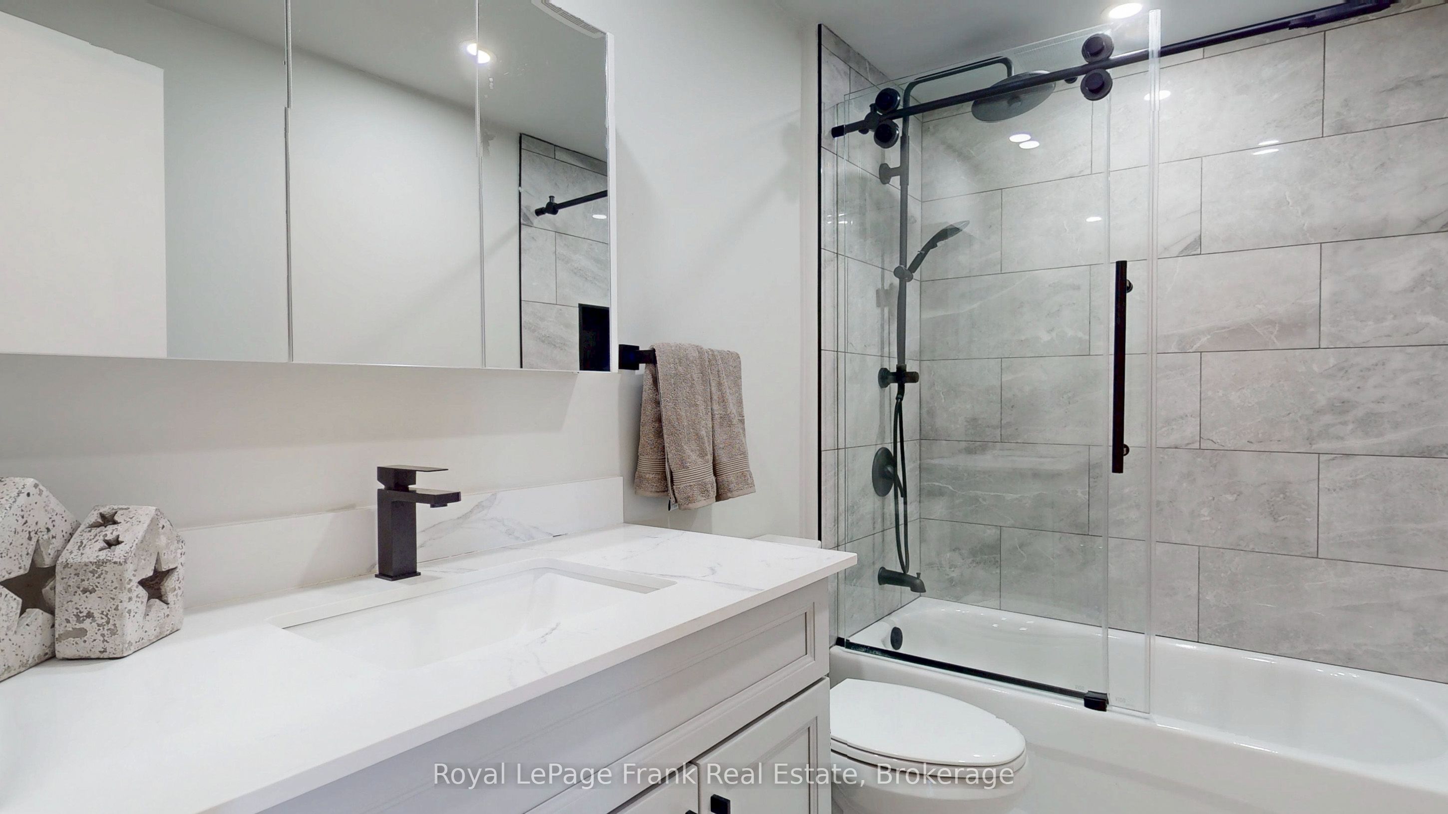 22 Peachtree Place Property Photo 20
