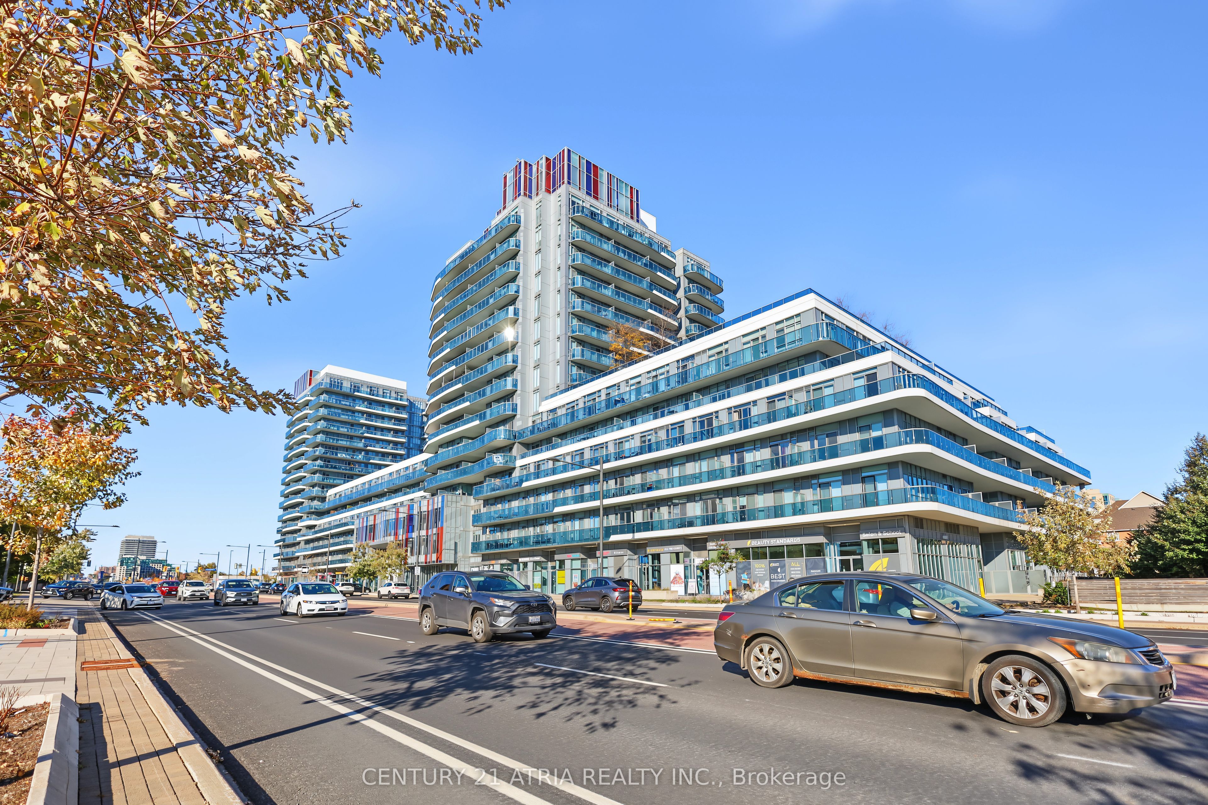 9471 Yonge Street 528 Property Photo 1