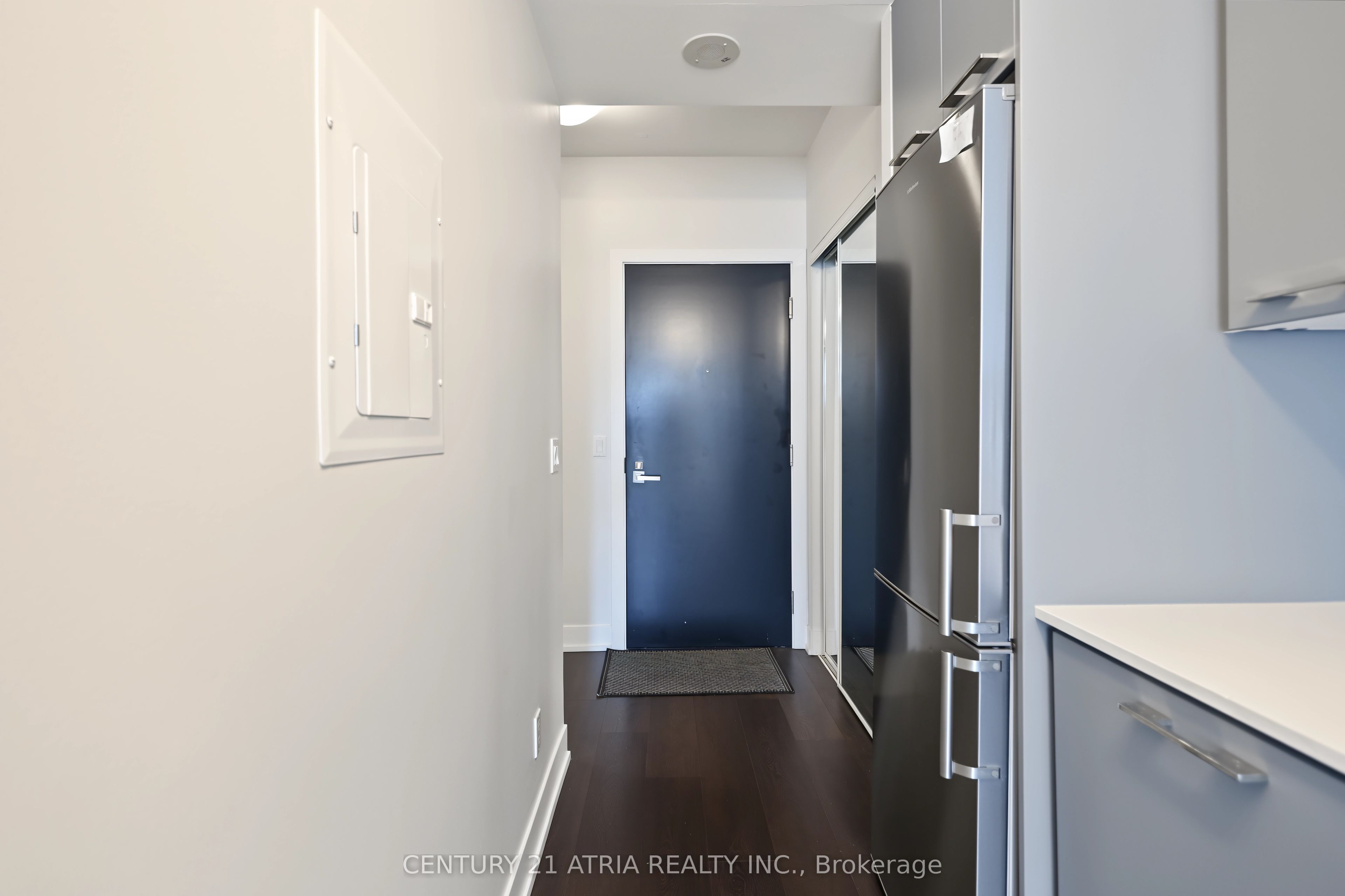 9471 Yonge Street 528 Property Photo 2