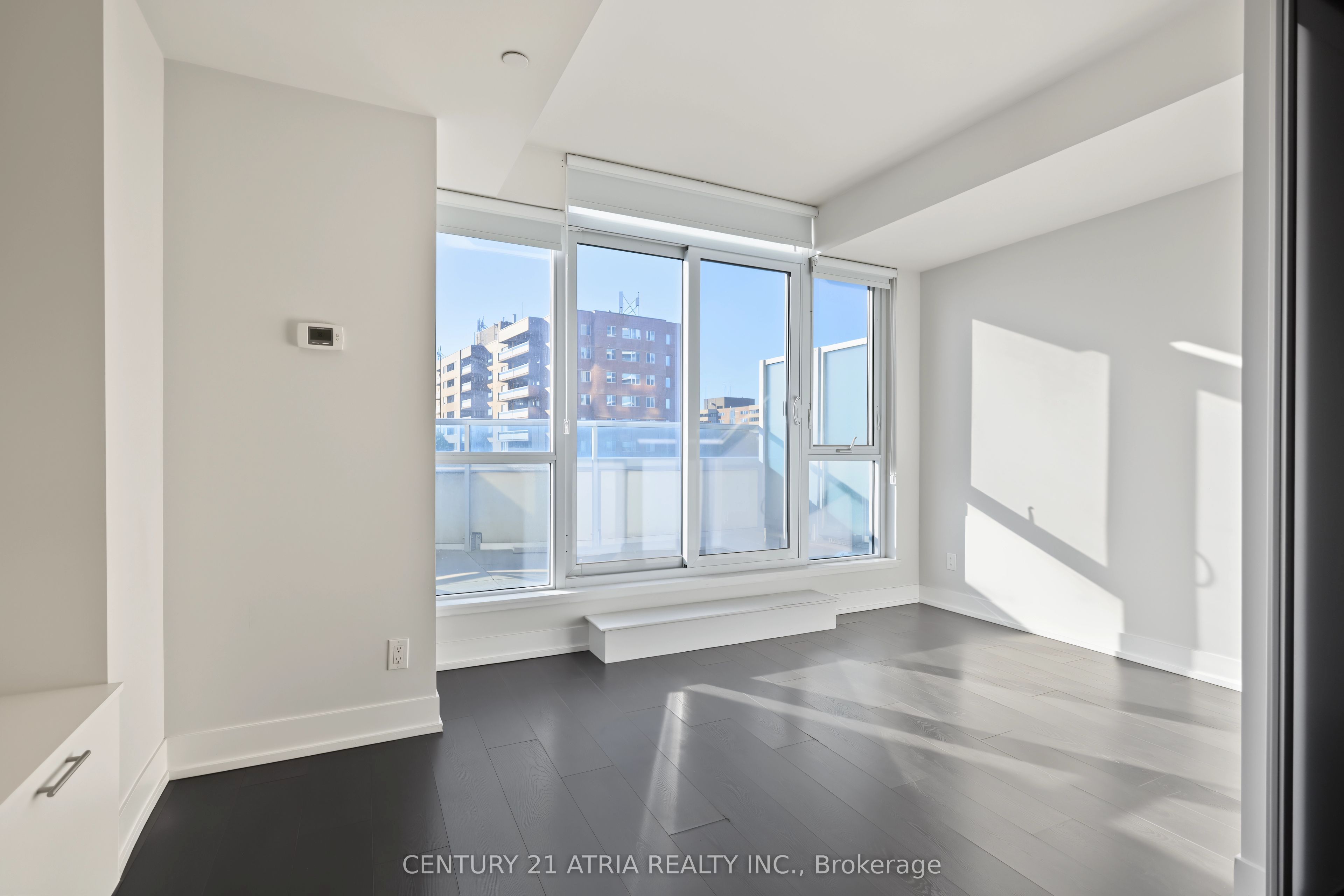 9471 Yonge Street 528 Property Photo 5
