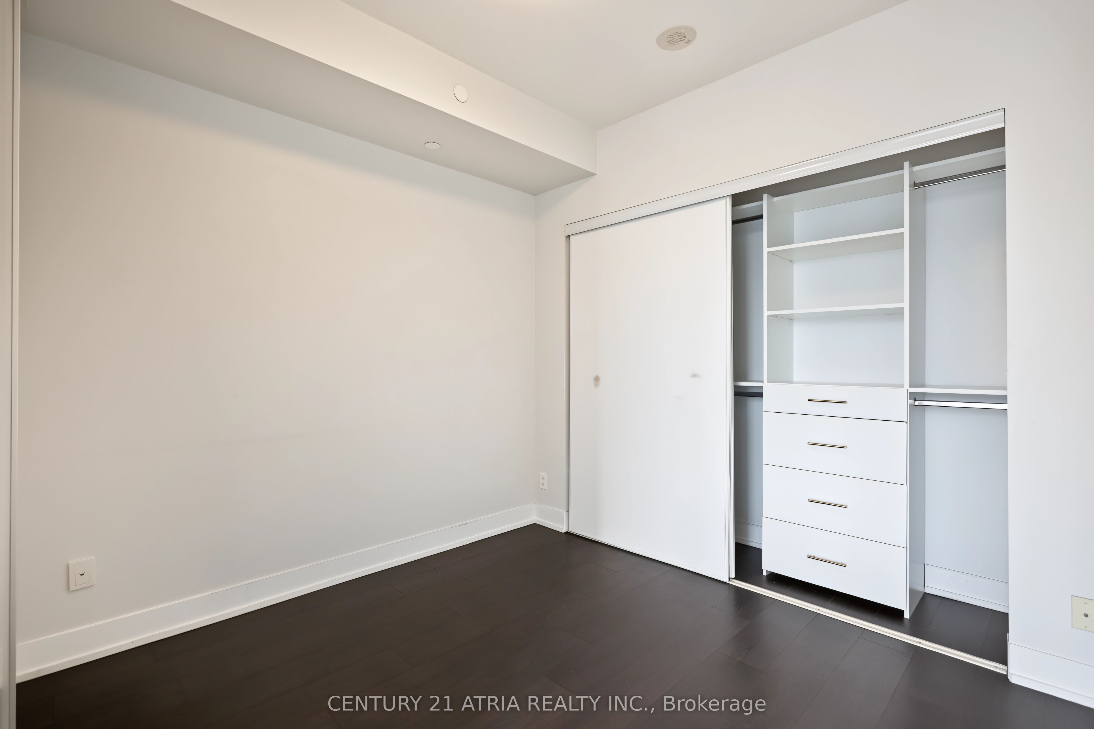 9471 Yonge Street 528 Property Photo 8