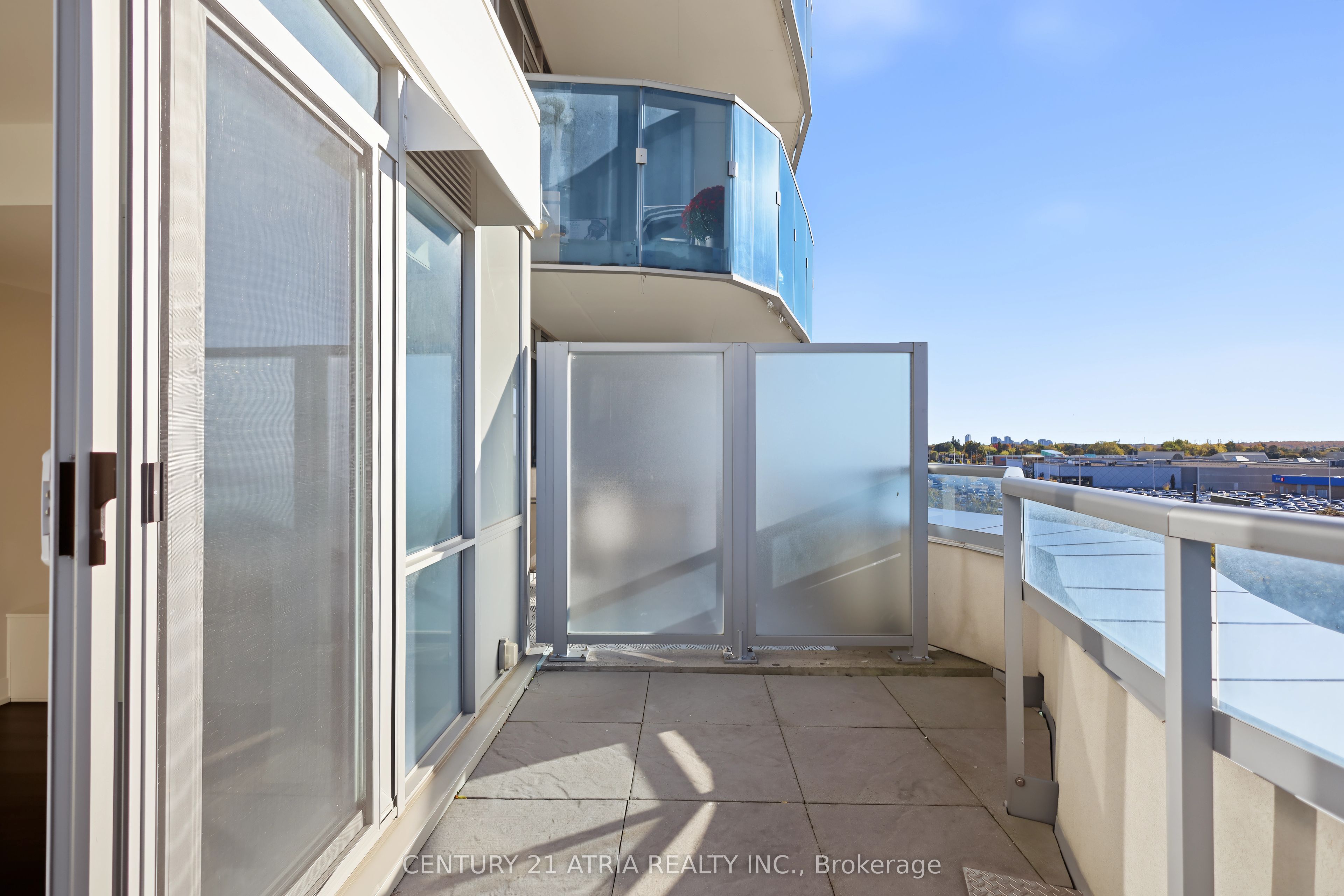 9471 Yonge Street 528 Property Photo 12