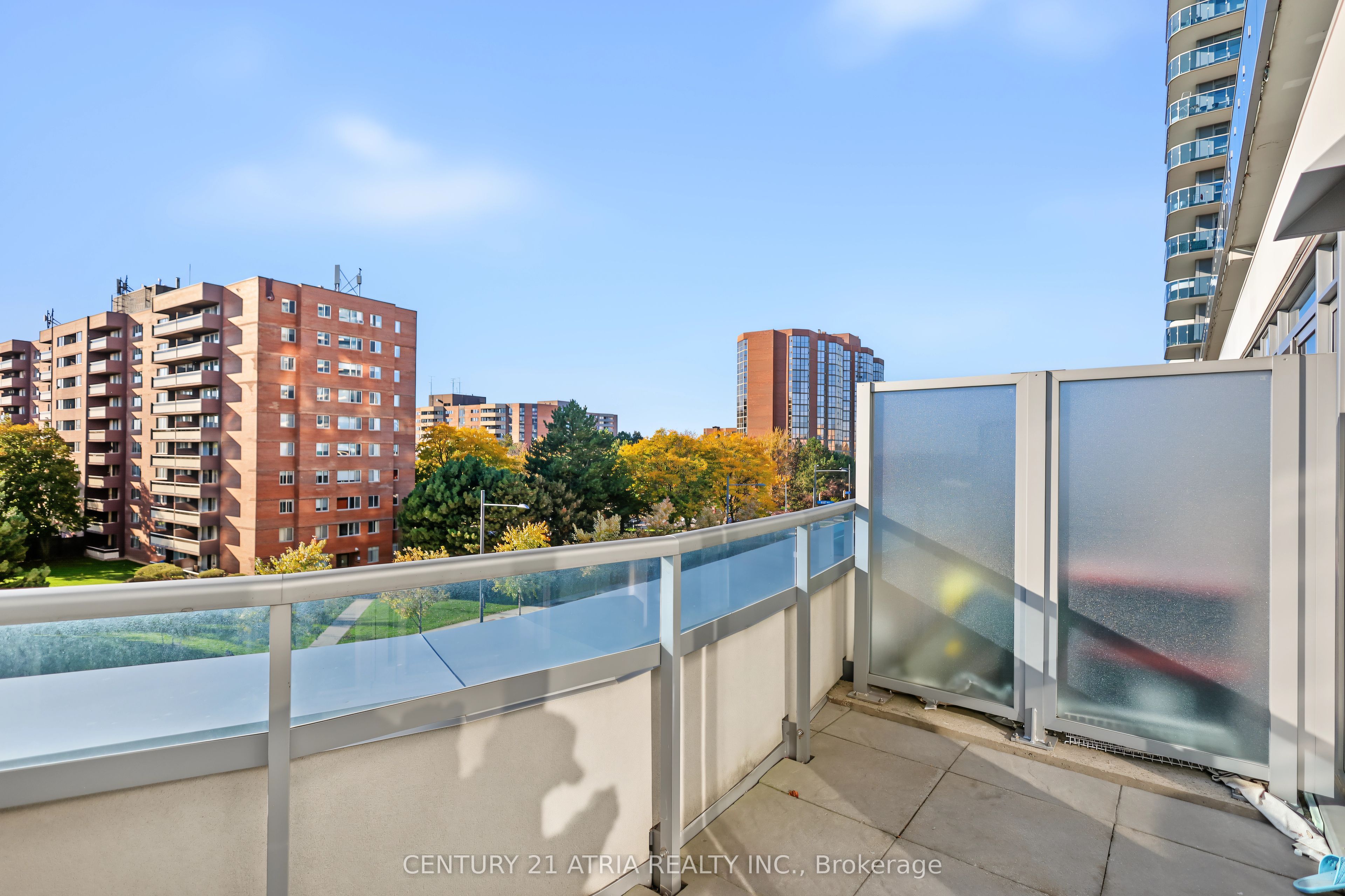 9471 Yonge Street 528 Property Photo 13