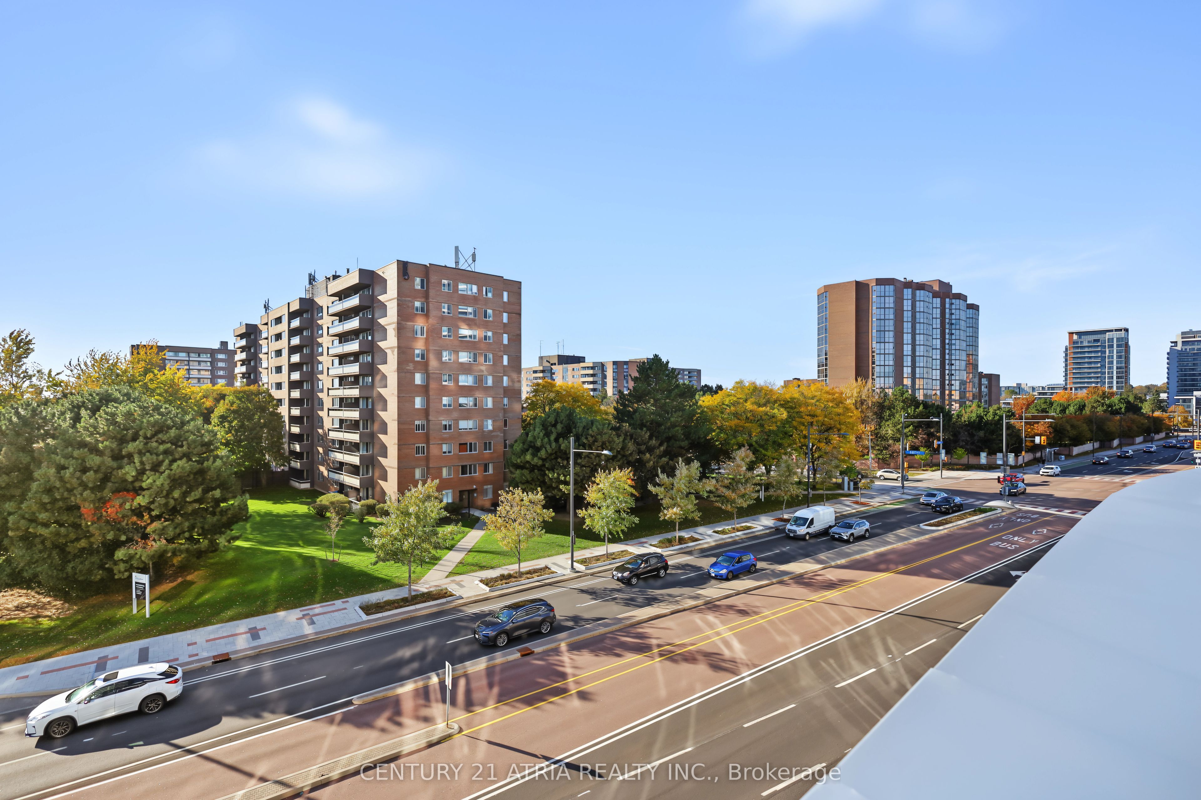 9471 Yonge Street 528 Property Photo 15
