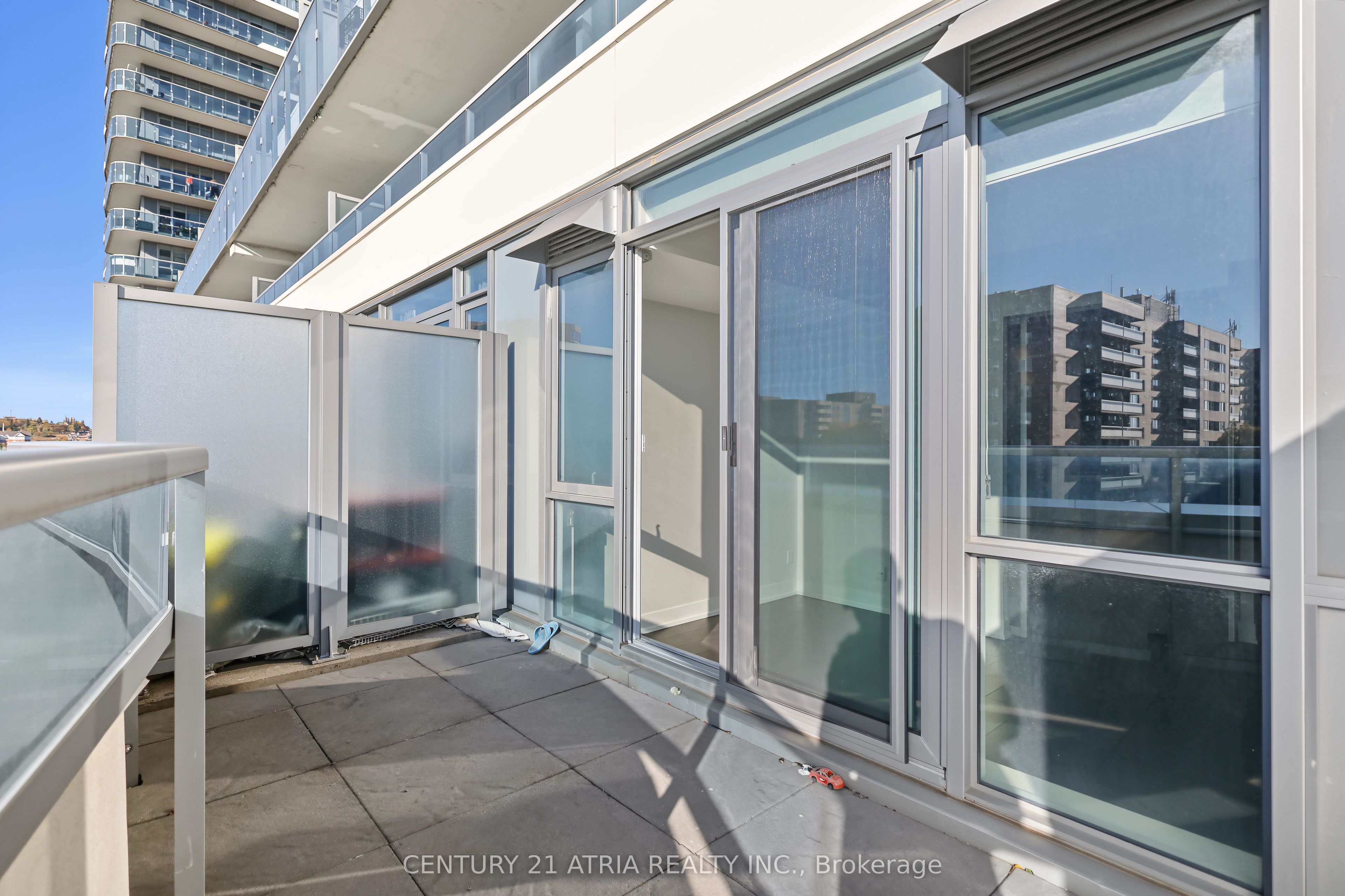 9471 Yonge Street 528 Property Photo 17