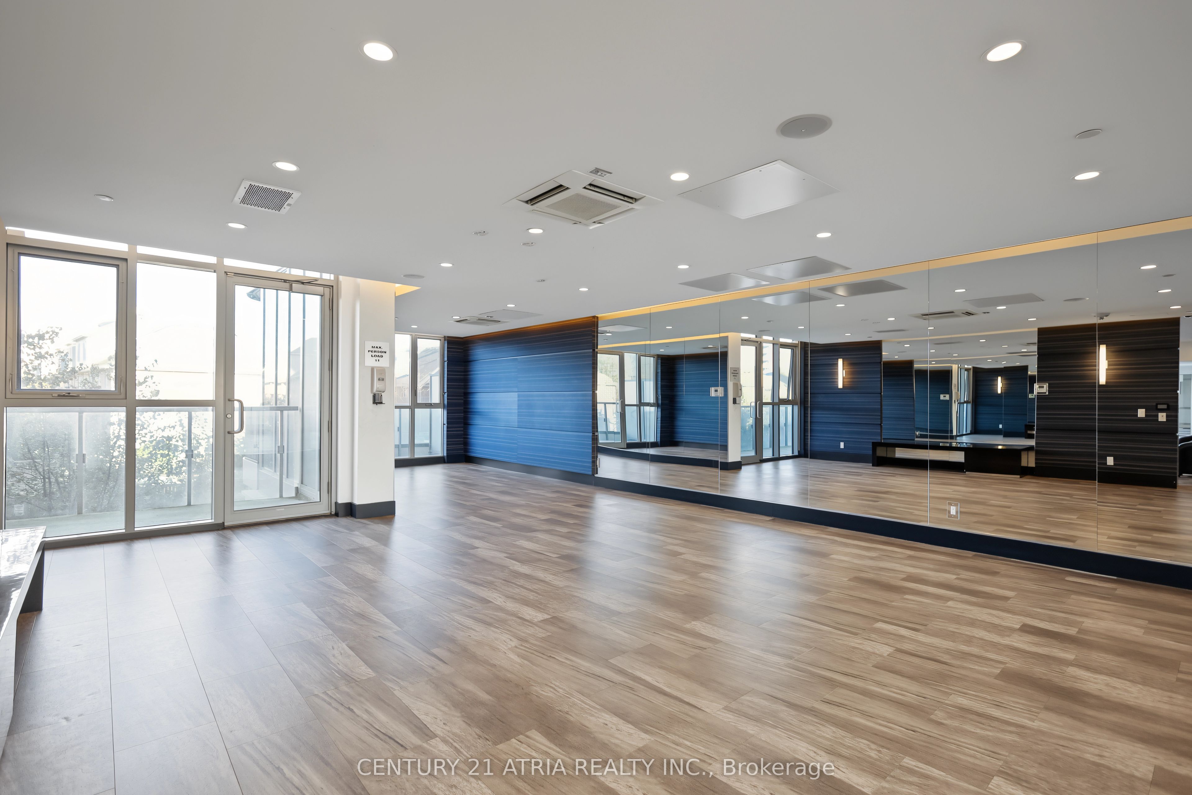 9471 Yonge Street 528 Property Photo 22