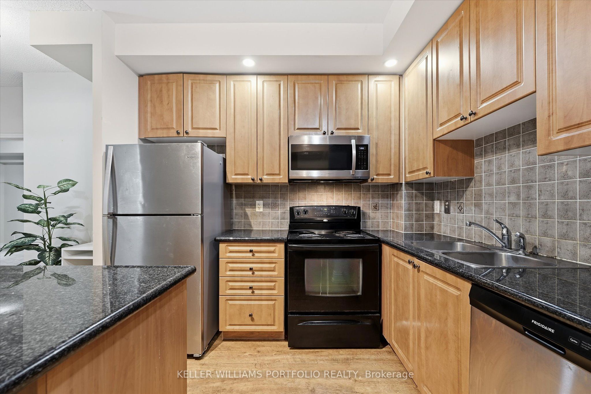 33 Cox Boulevard 133 Property Photo 5