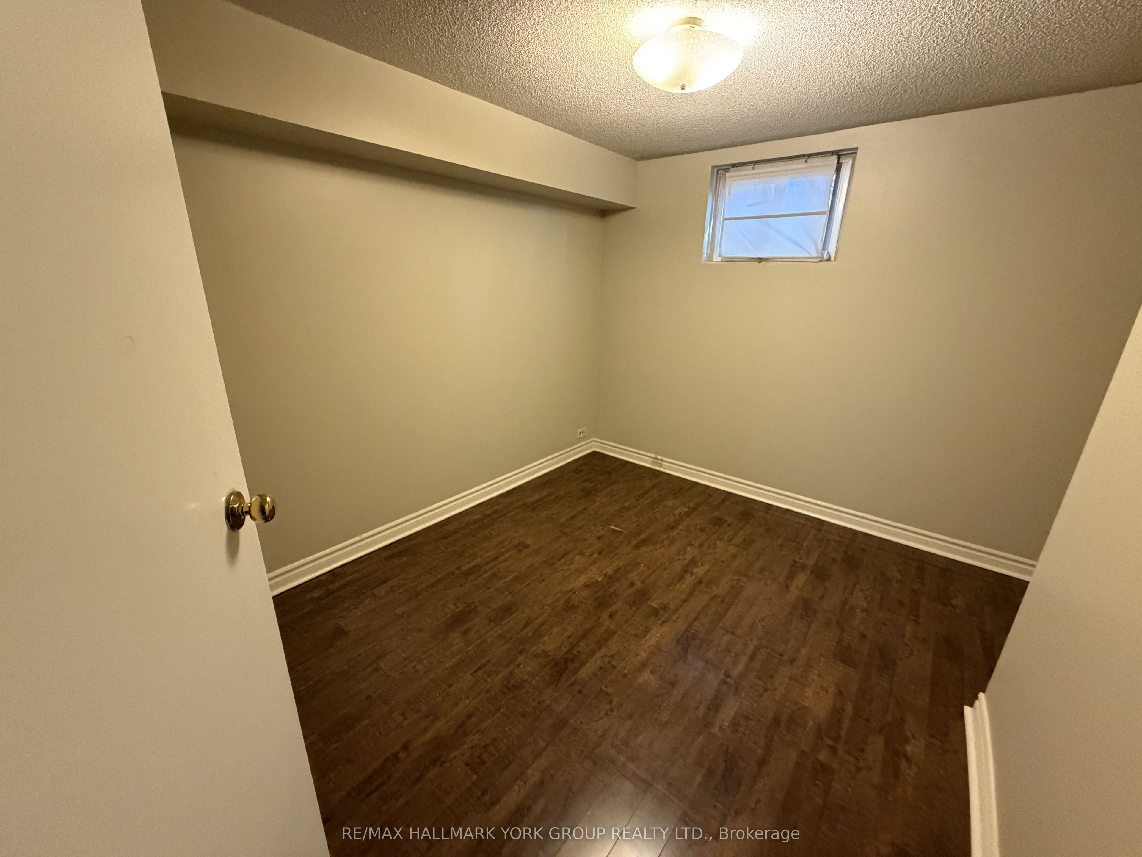 47 Longford Drive Lower Property Photo 6