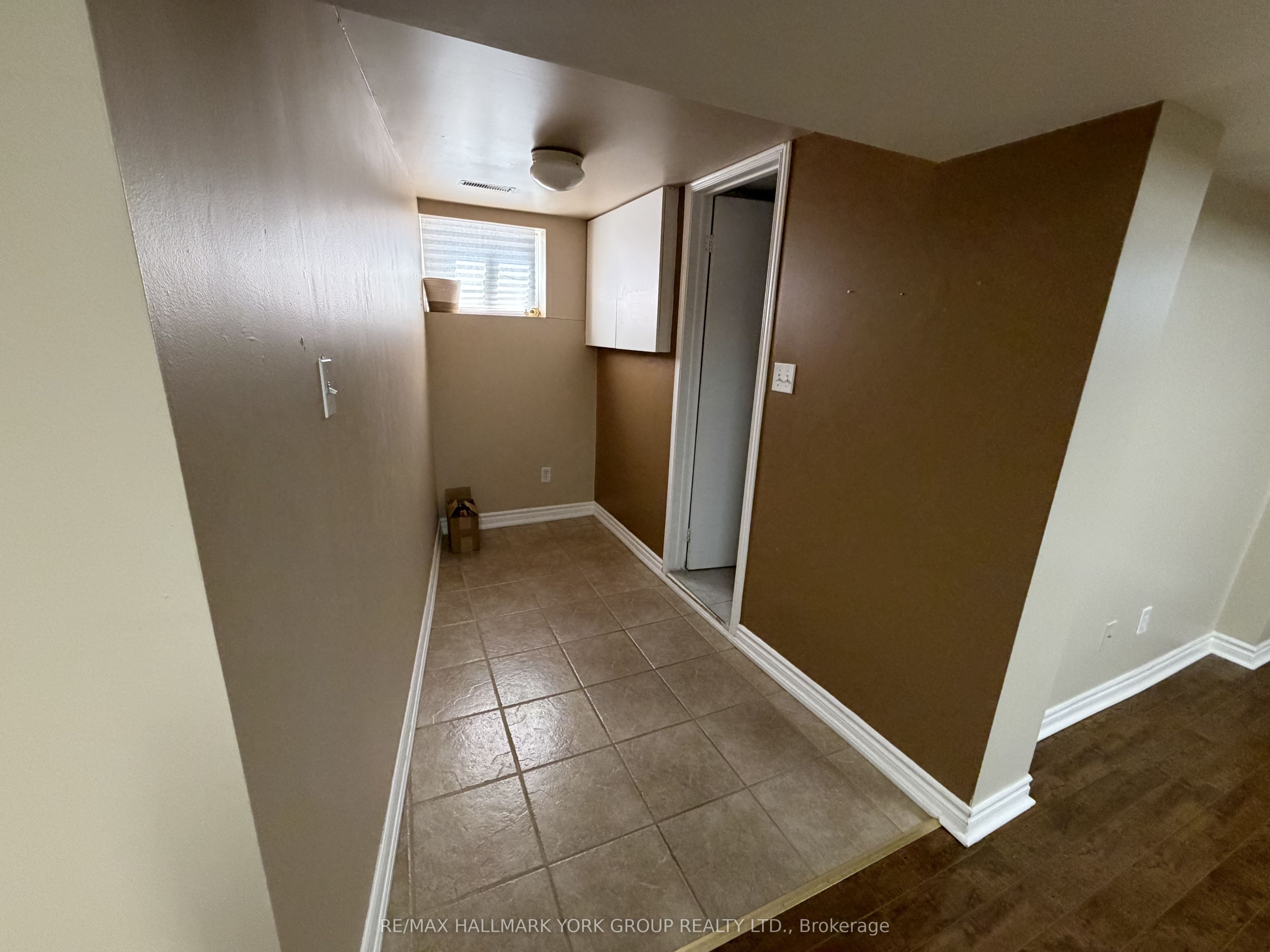 47 Longford Drive Lower Property Photo 9